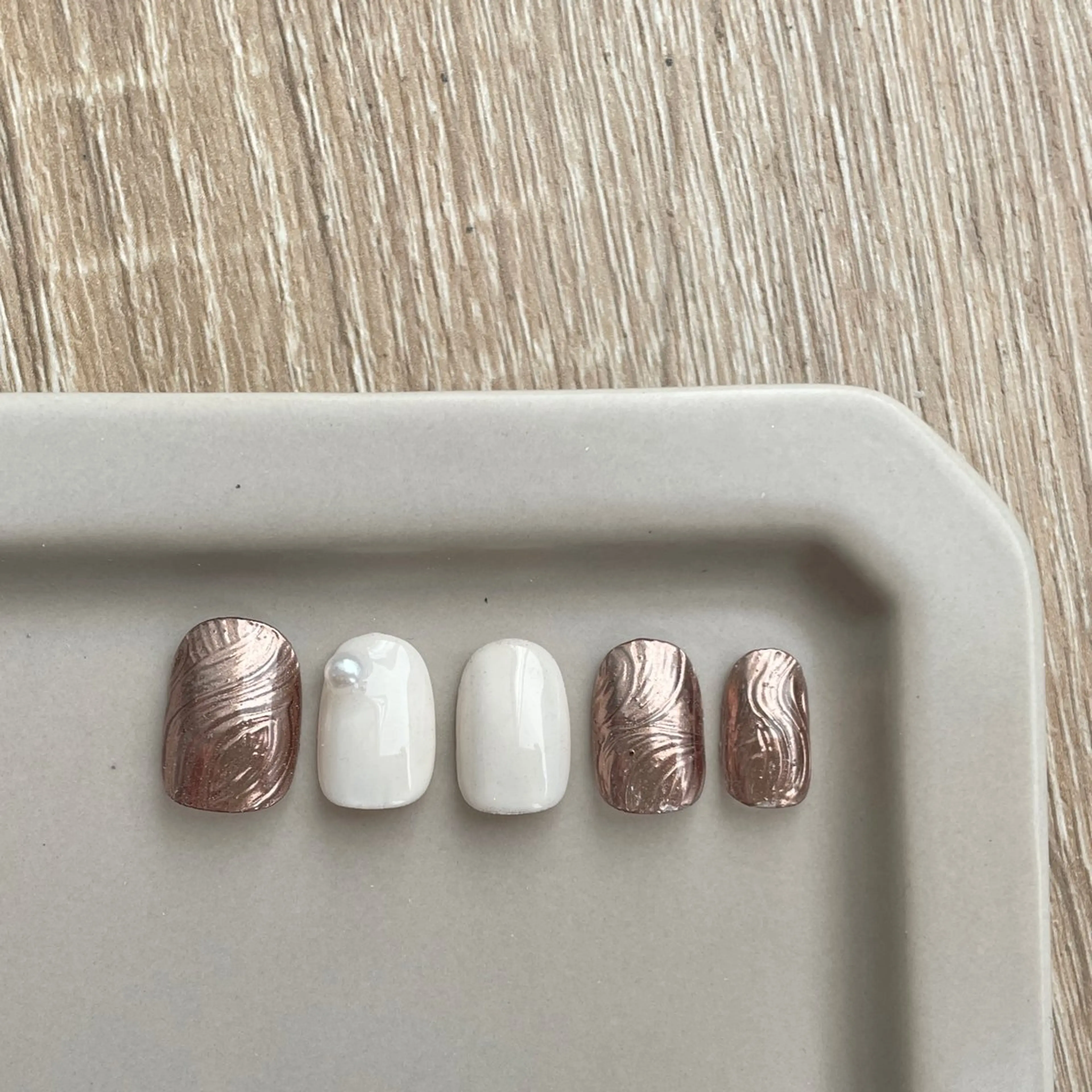 ネイル グリーン 氷ネイル・うるうるネイル マグネットネイル ミラーネイル ニュアンスネイル ハンドネイル 園田 ソノダのネイルデザイン