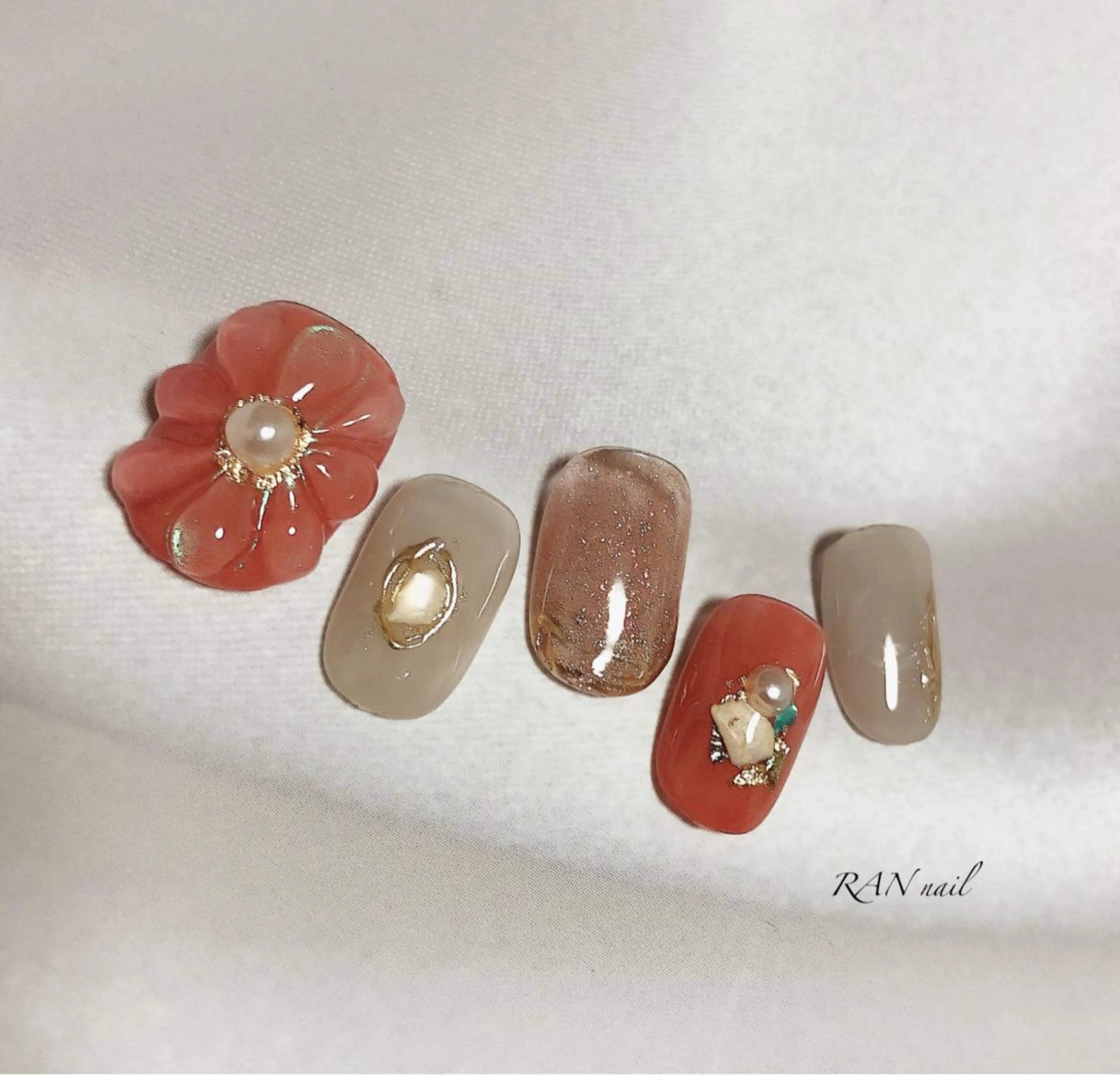 ネイル アートネイル オーロラネイル 成人式 フラワーネイル ジェルネイル RAN nail 〜ランネイル〜所属・RAN nailのネイルデザイン