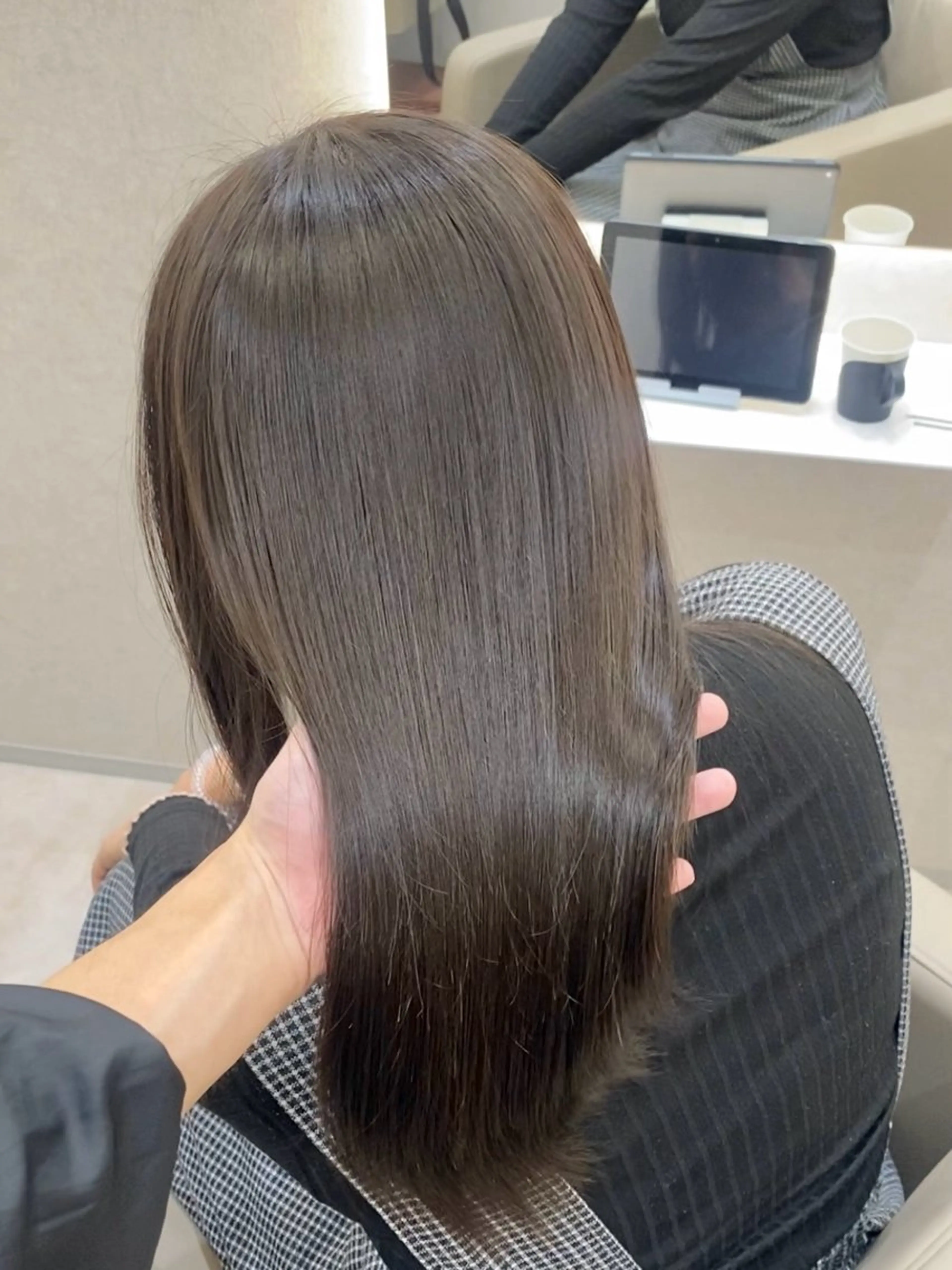 カラー ベージュカラー オリーブベージュ 韓国🇰🇷レイヤー 似合わせ顔まわりのヘアスタイル