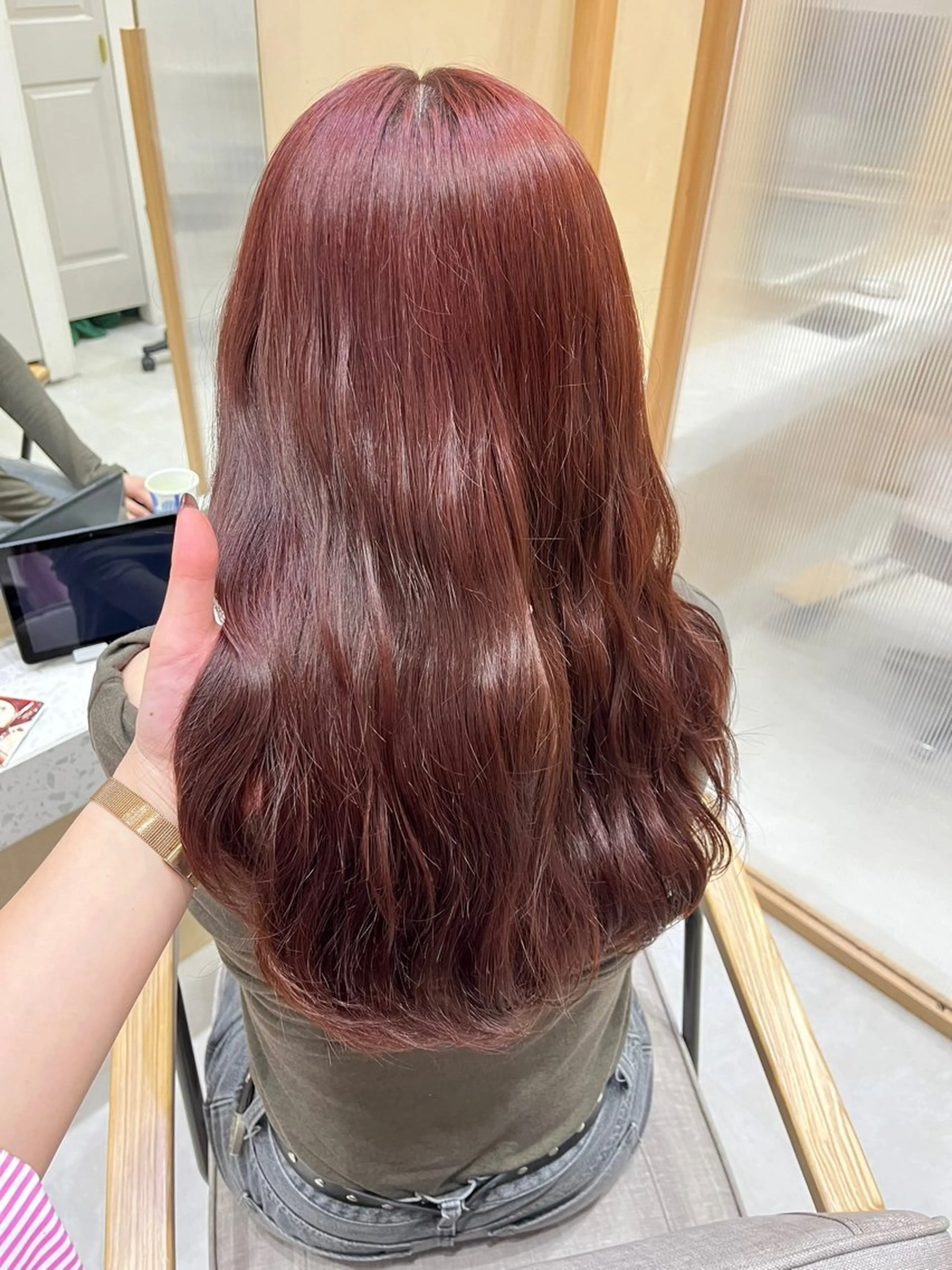 セミロング カラー ヘアアレンジ カット ヘアカラー 暖色韓国ヘア🤍 保科侑花のヘアスタイル