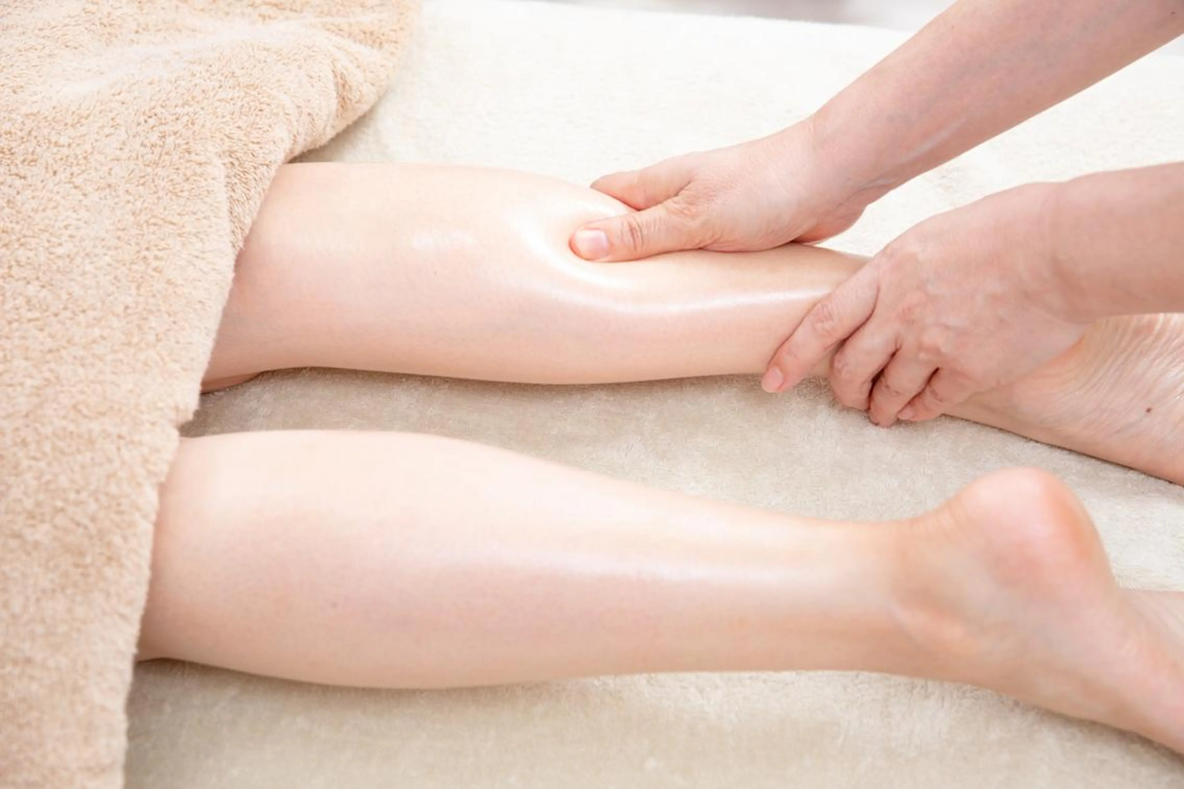 【😣足のむくみ・疲れが気になる方】🔶オールハンドフット集中オイルトリートメント　45分の写真