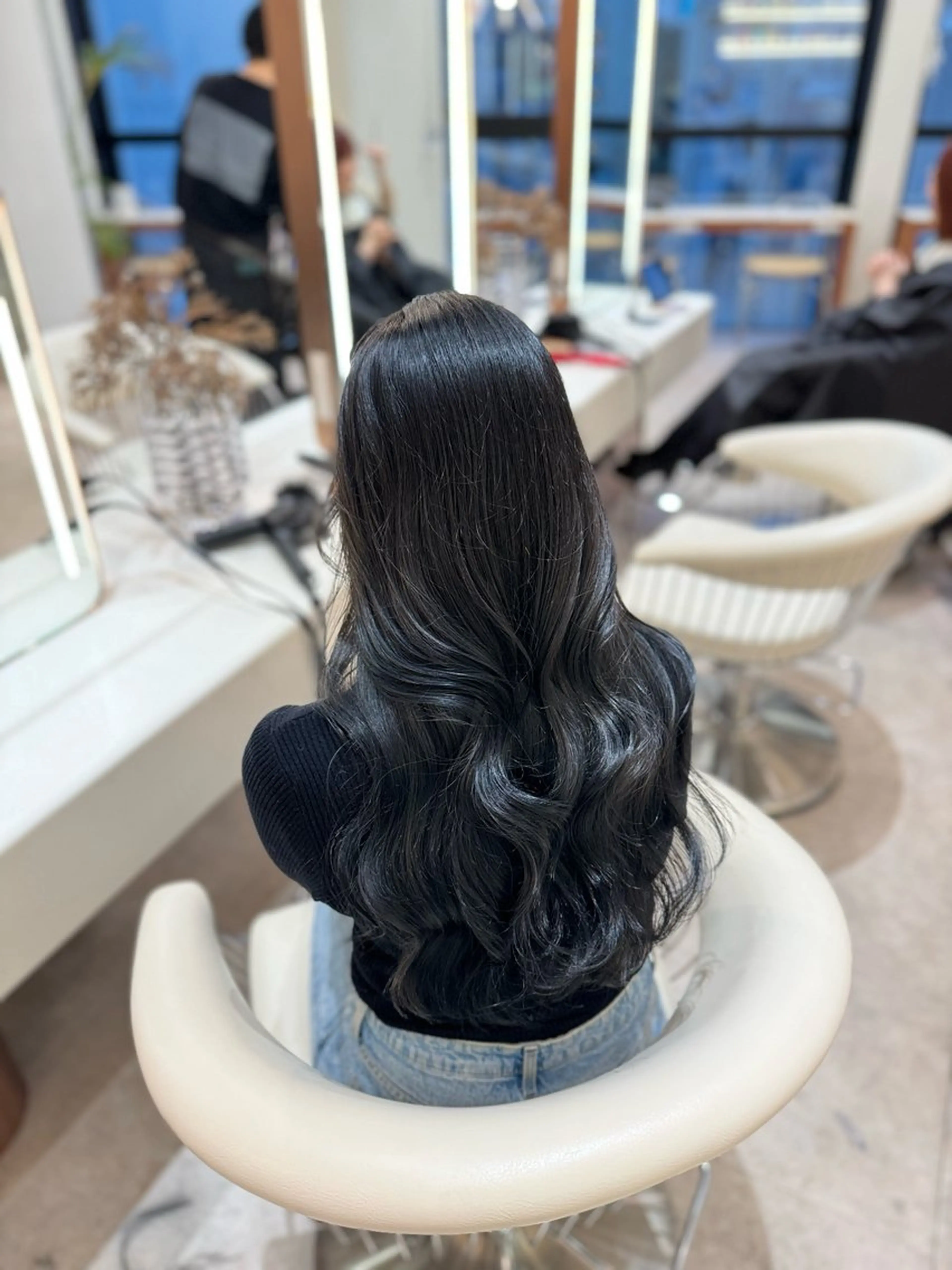 ロング カラー 黒髪 ブルーカラー ブルーブラック ダークグレー ダークグレージュ カット ヘアカラー トリートメント ヘアセット 韓国レイヤー🇰🇷 韓国研修◎渋谷カイトのヘアスタイル