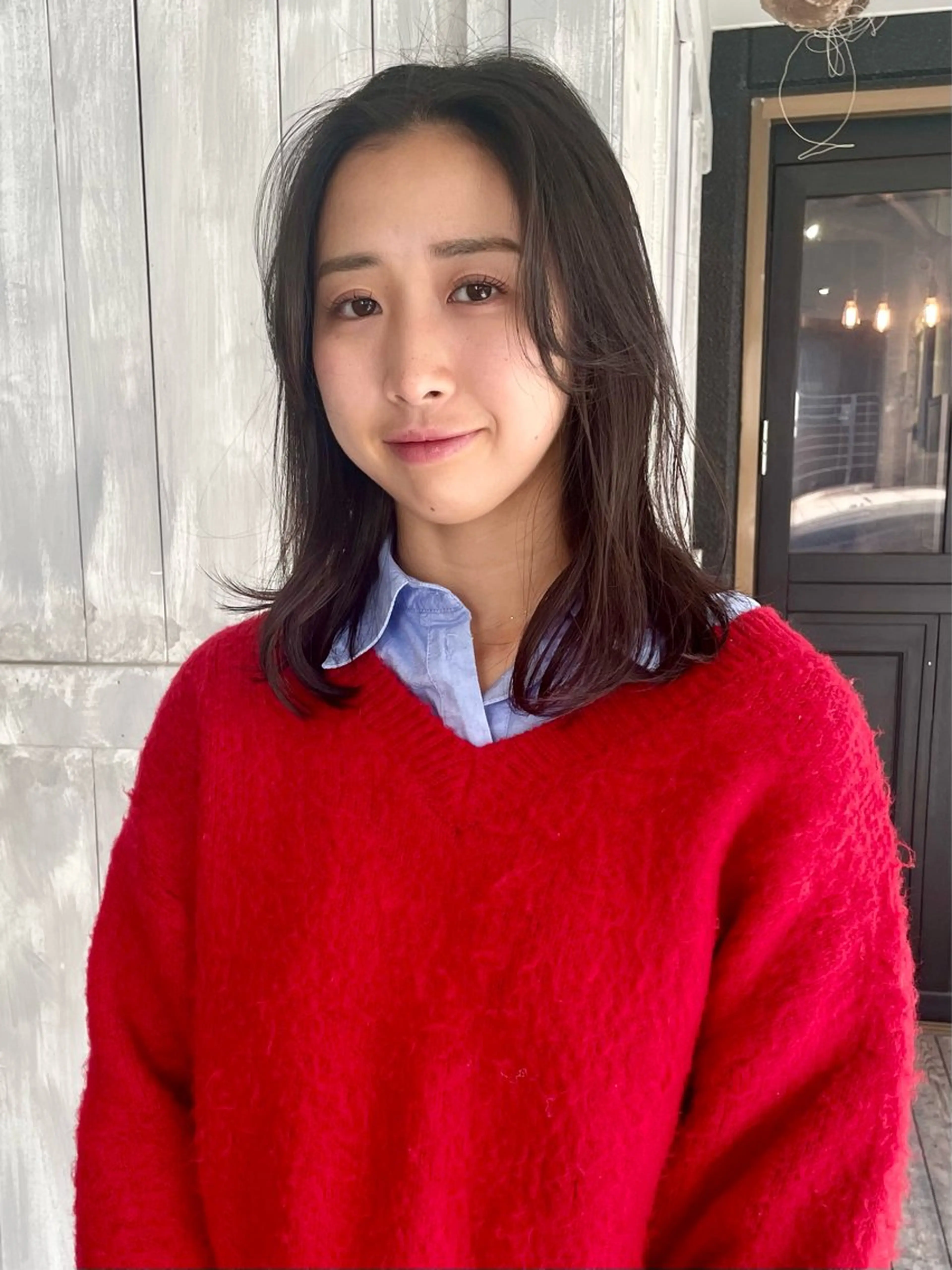 ミディアム 塩谷 雪花のヘアスタイル