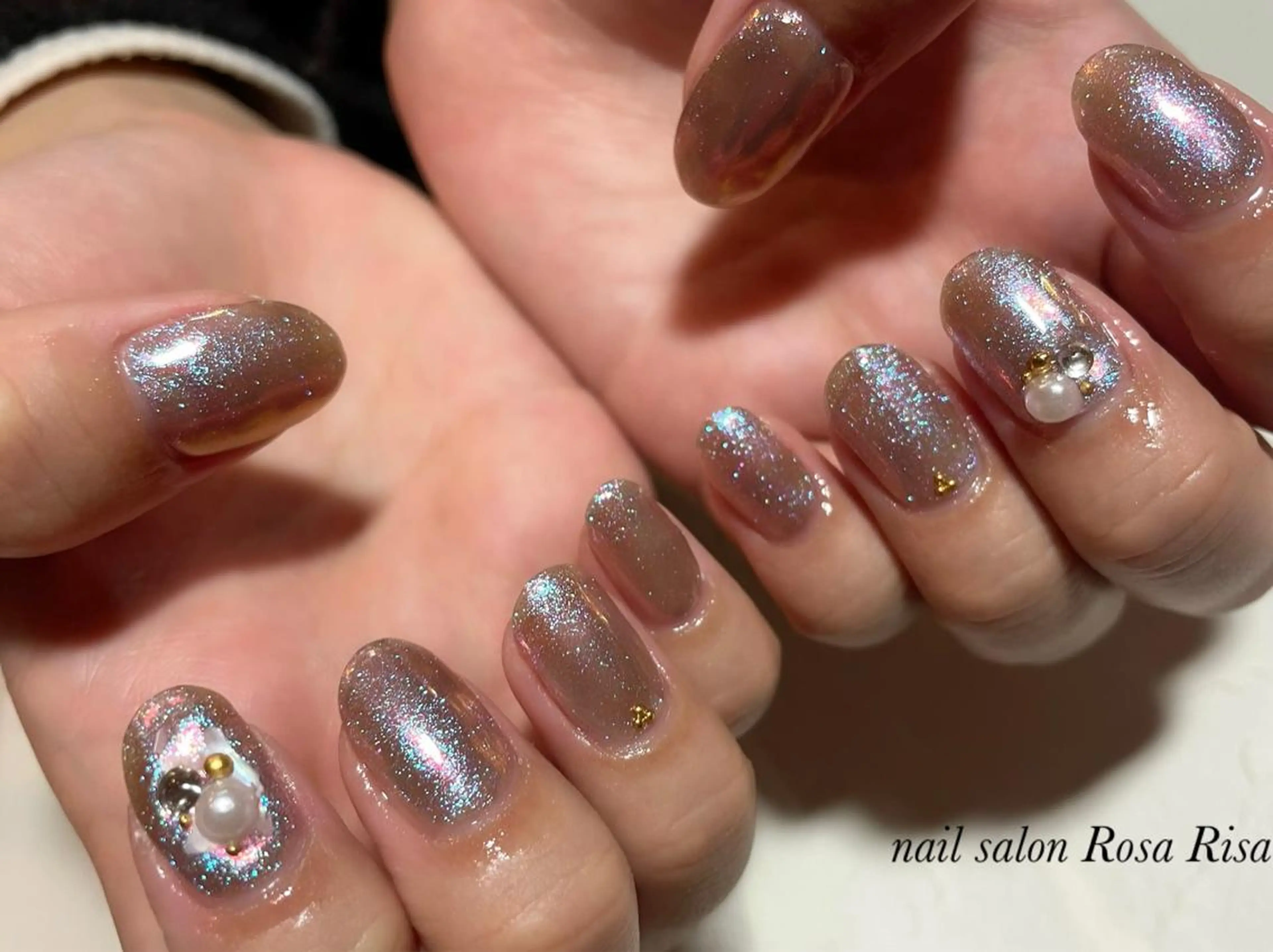ショート ネイル オーロラネイル キラキラネイル ミラーネイル ハンドネイル ネイルスタジオ シェイクユアハンズのネイルデザイン