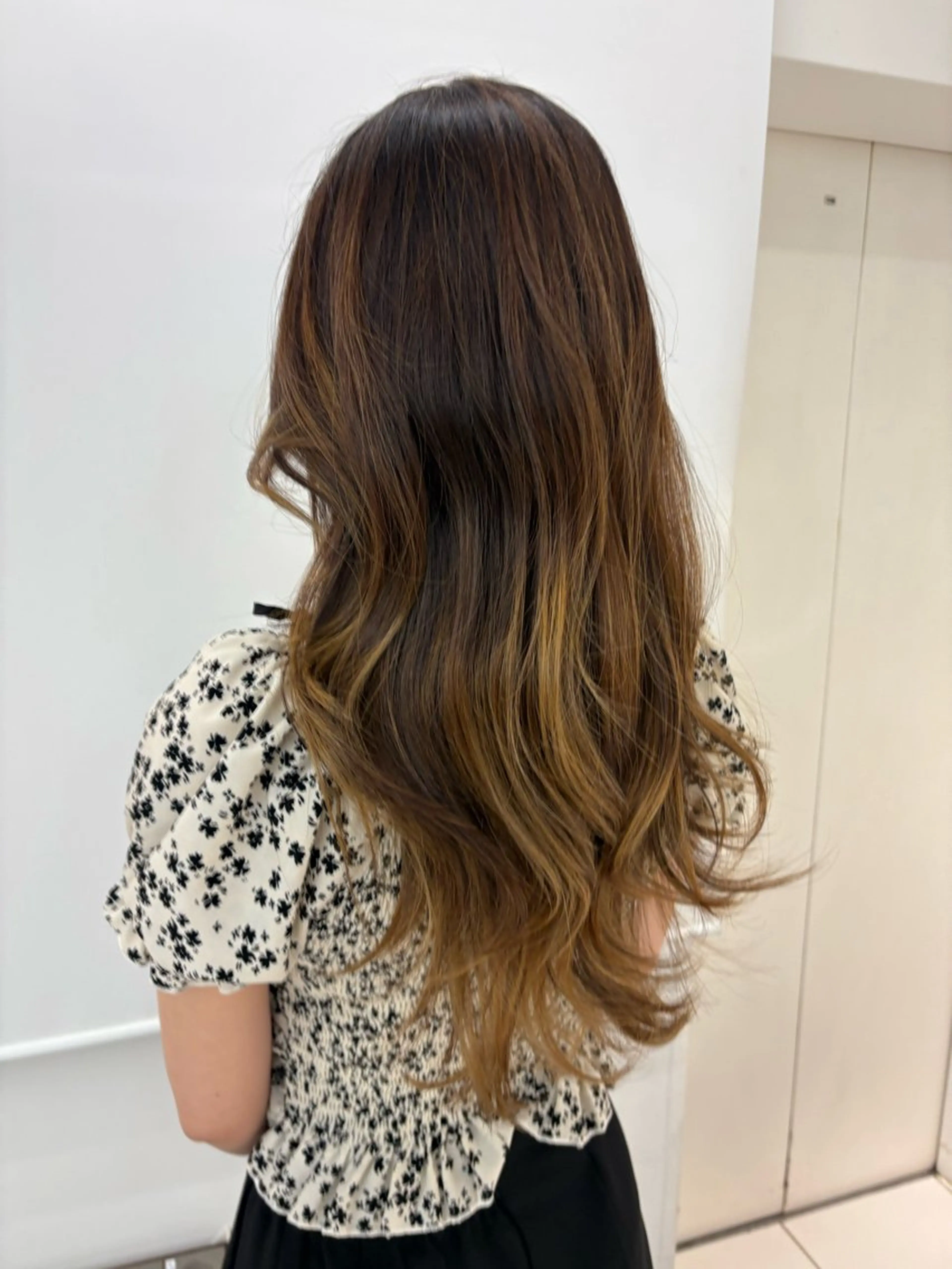 ロング 【レイヤーカット】 キサヌキミワのヘアスタイル