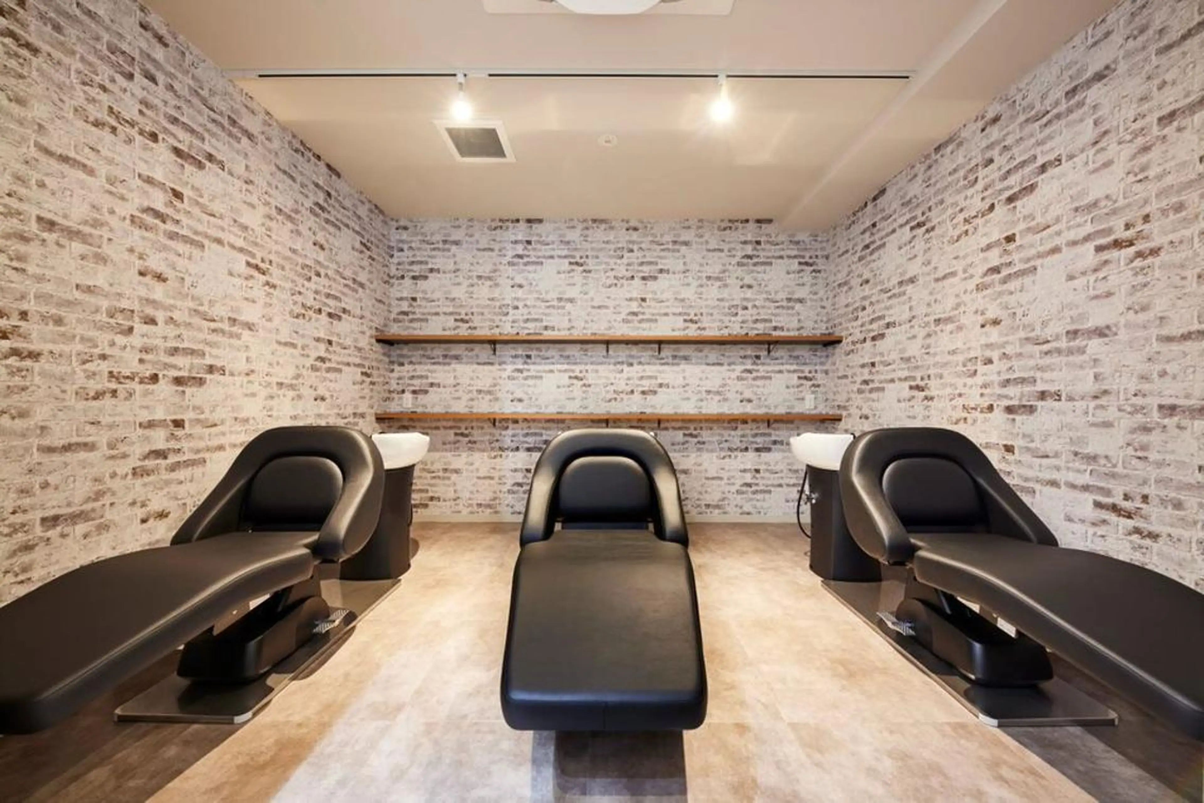 艶髪×美髪✨ newi八王子のヘアスタイル