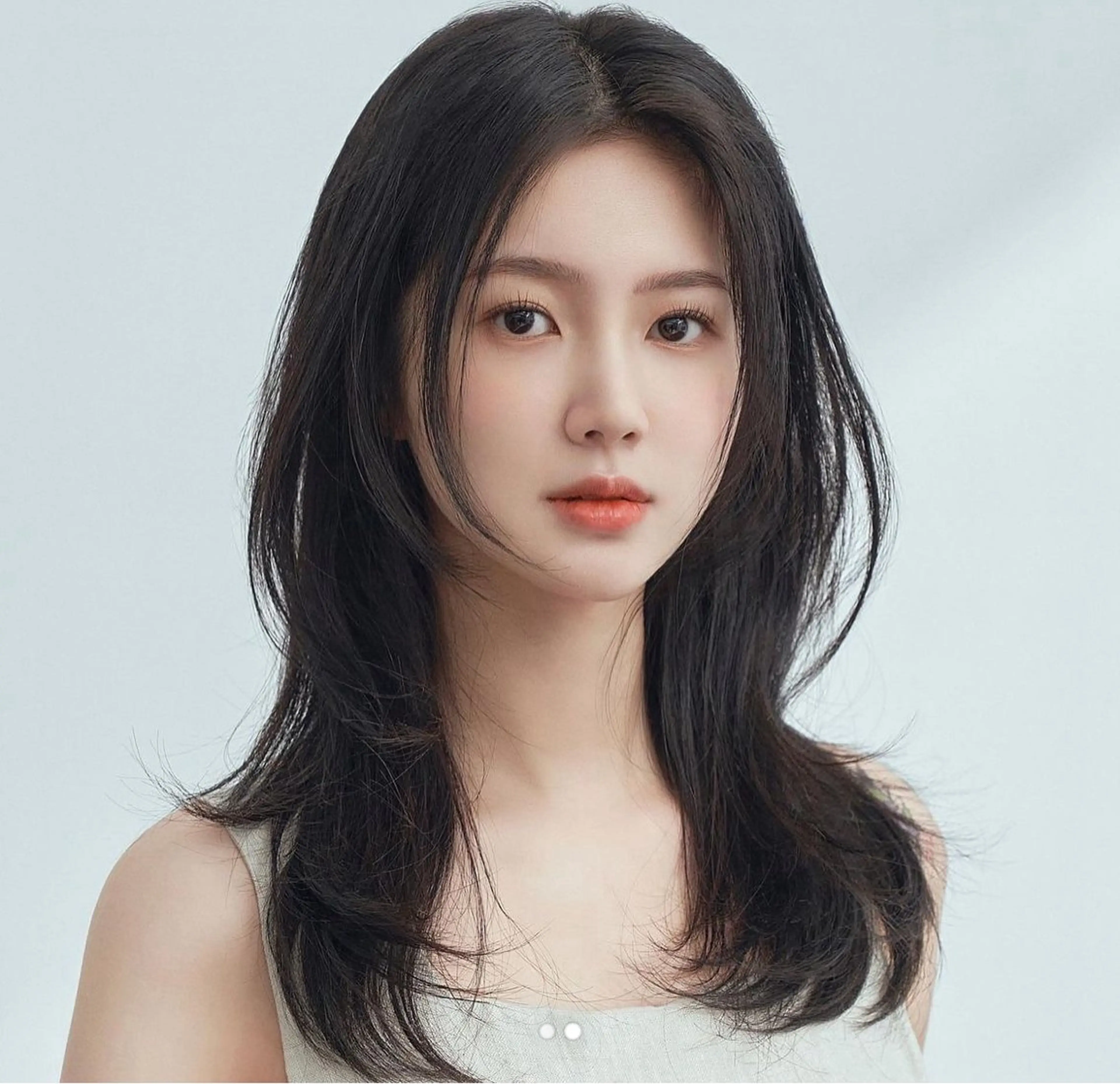 セミロング カット ヘアセット 🇰🇷ハイトーン× 韓国レイヤー레이어드のヘアスタイル