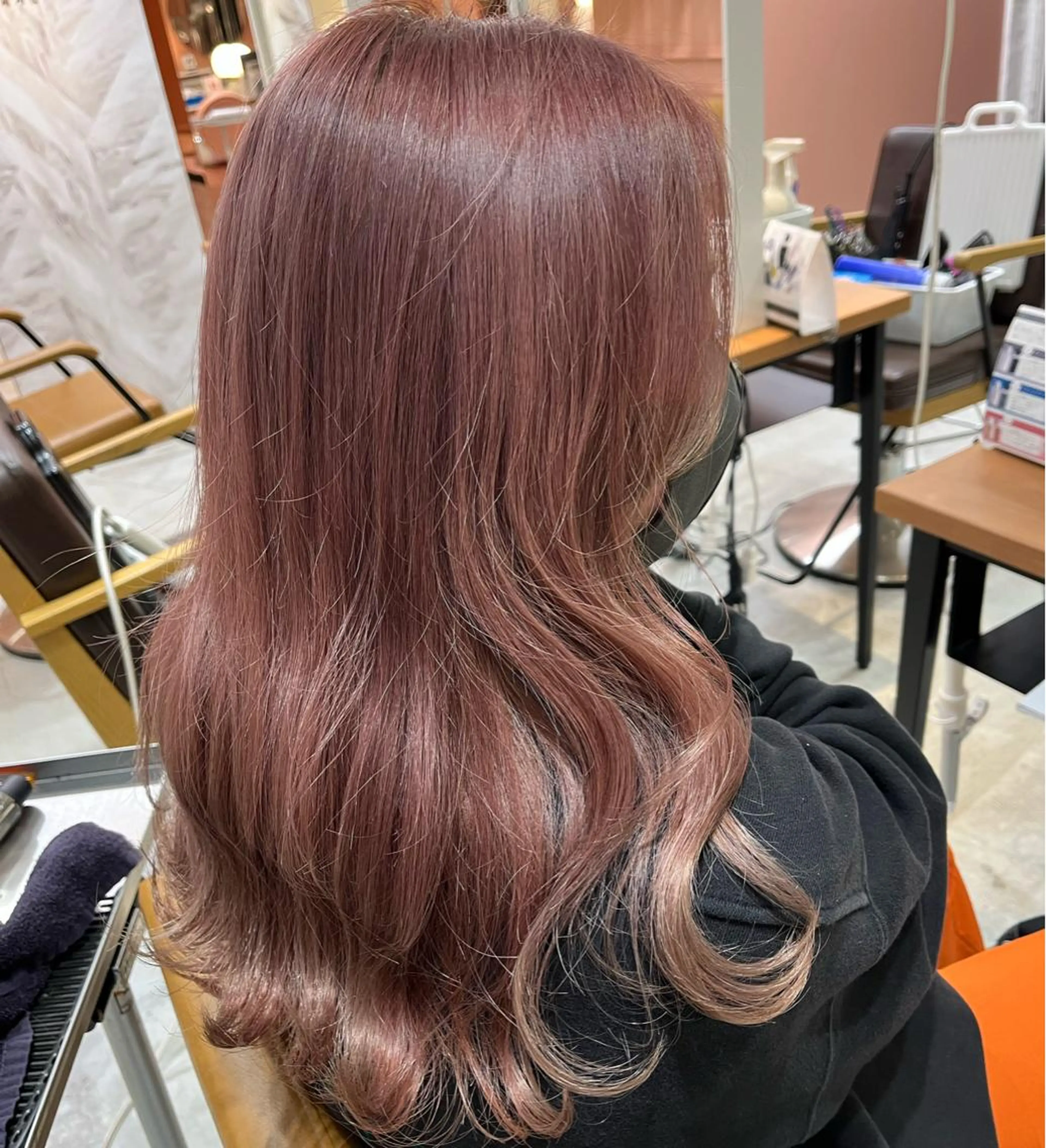 セミロング ヘアカラー トリートメント u n aのヘアスタイル