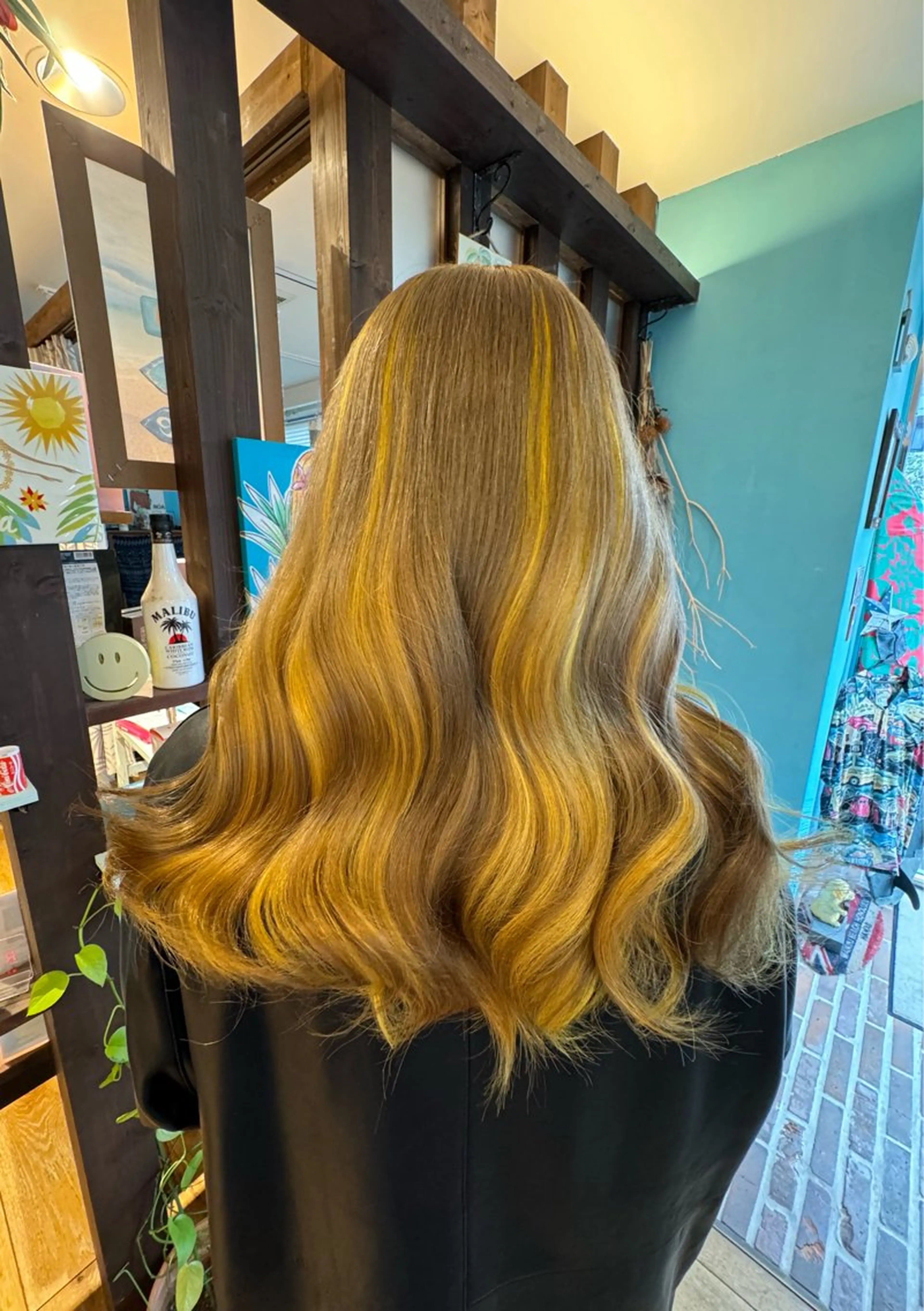 ロング イエローカラー ヘアカラー ハイトーン/ ダブルカラー/透明感のヘアスタイル