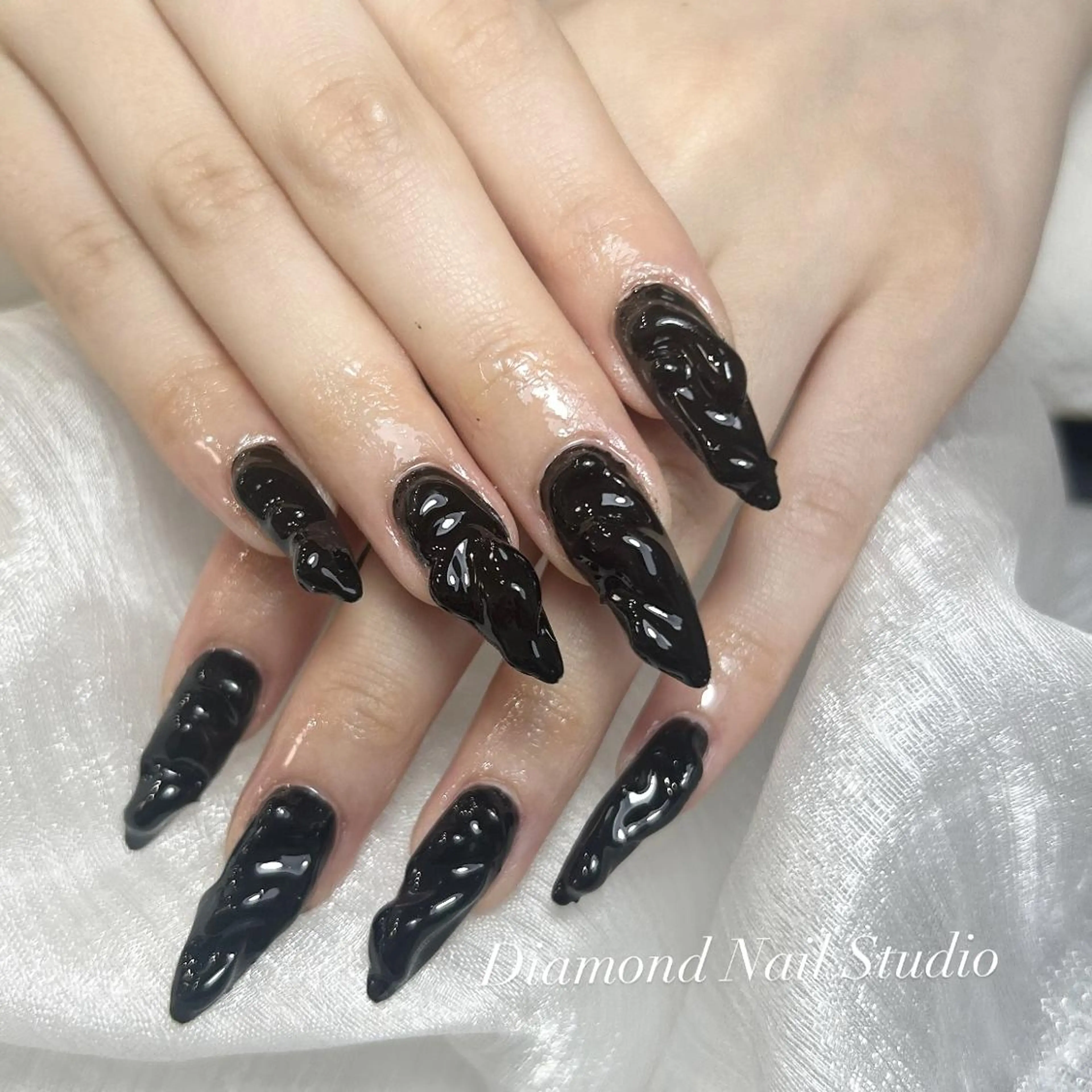 ネイル アートネイル オーロラネイル ガーリー キラキラネイル マグネットネイル ハンドネイル ハンドケア Diamond AYU💜のネイルデザイン