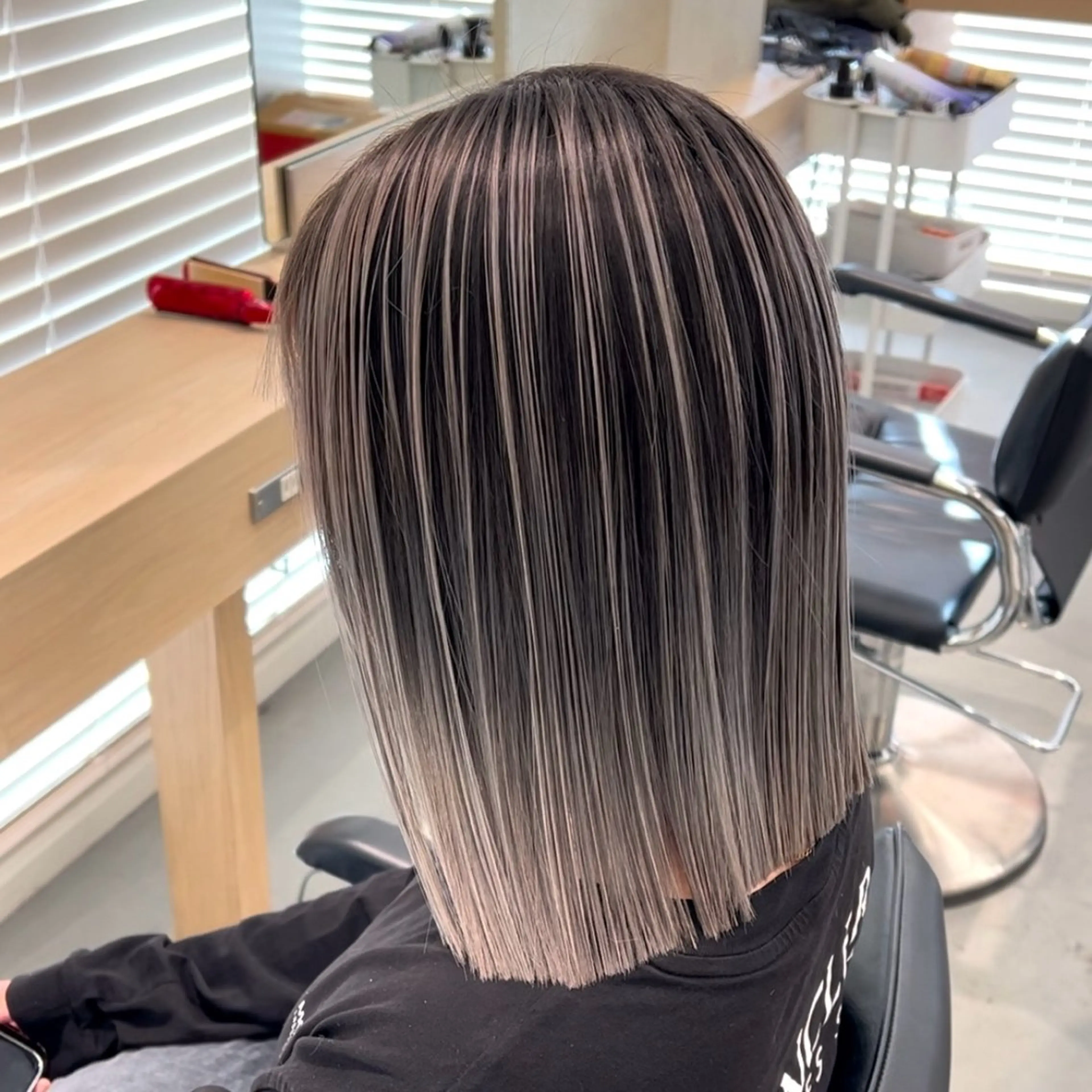 ショート レイヤーカット カット ヘアカラー 小林 竜弥のヘアスタイル