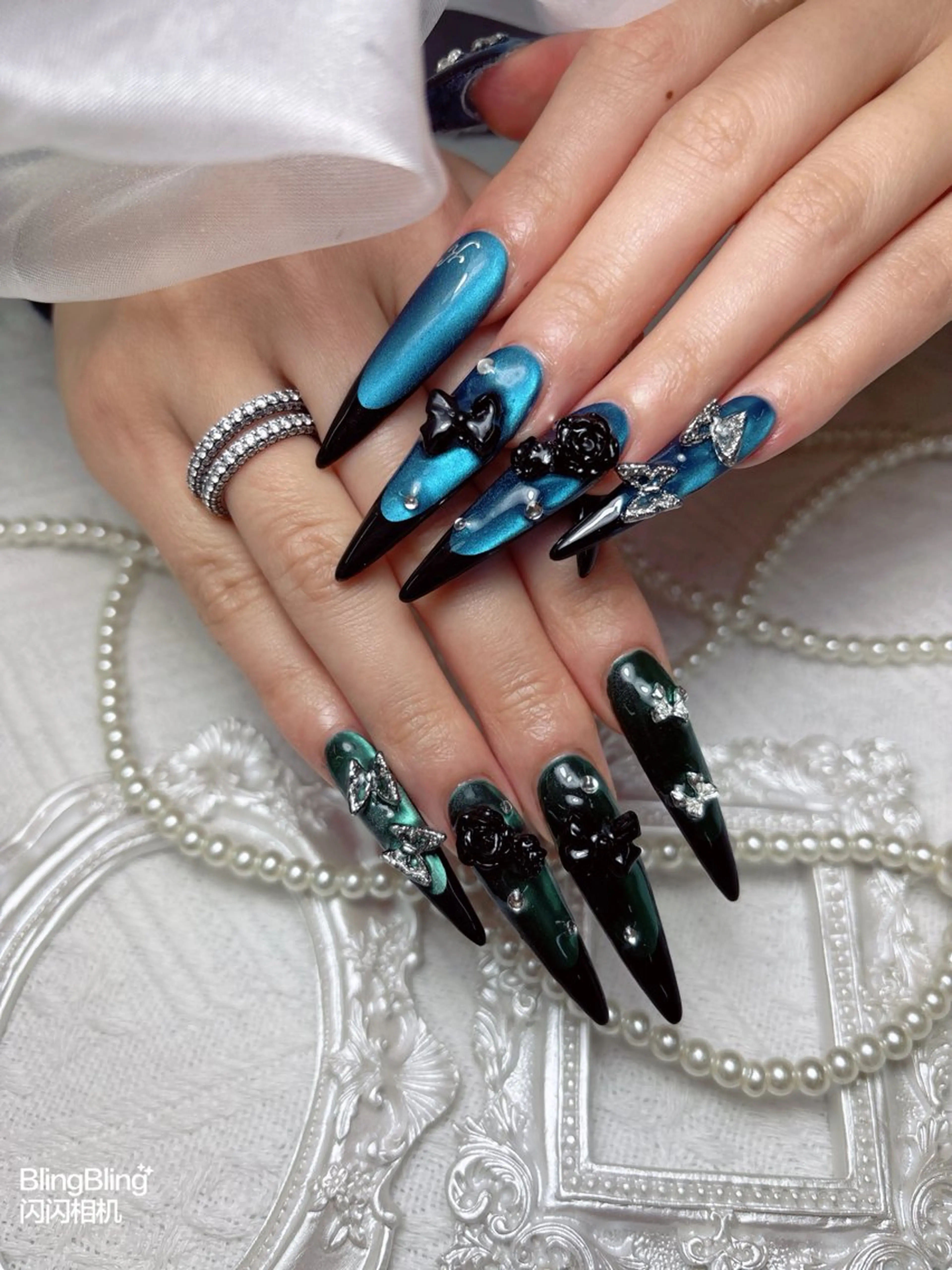 ネイル ジェルネイル 韓国ネイル マグネットネイル 持ち込み ワンカラーネイル ハンドネイル ハンドケア R1🎀Nail💕 池袋東口店のネイルデザイン