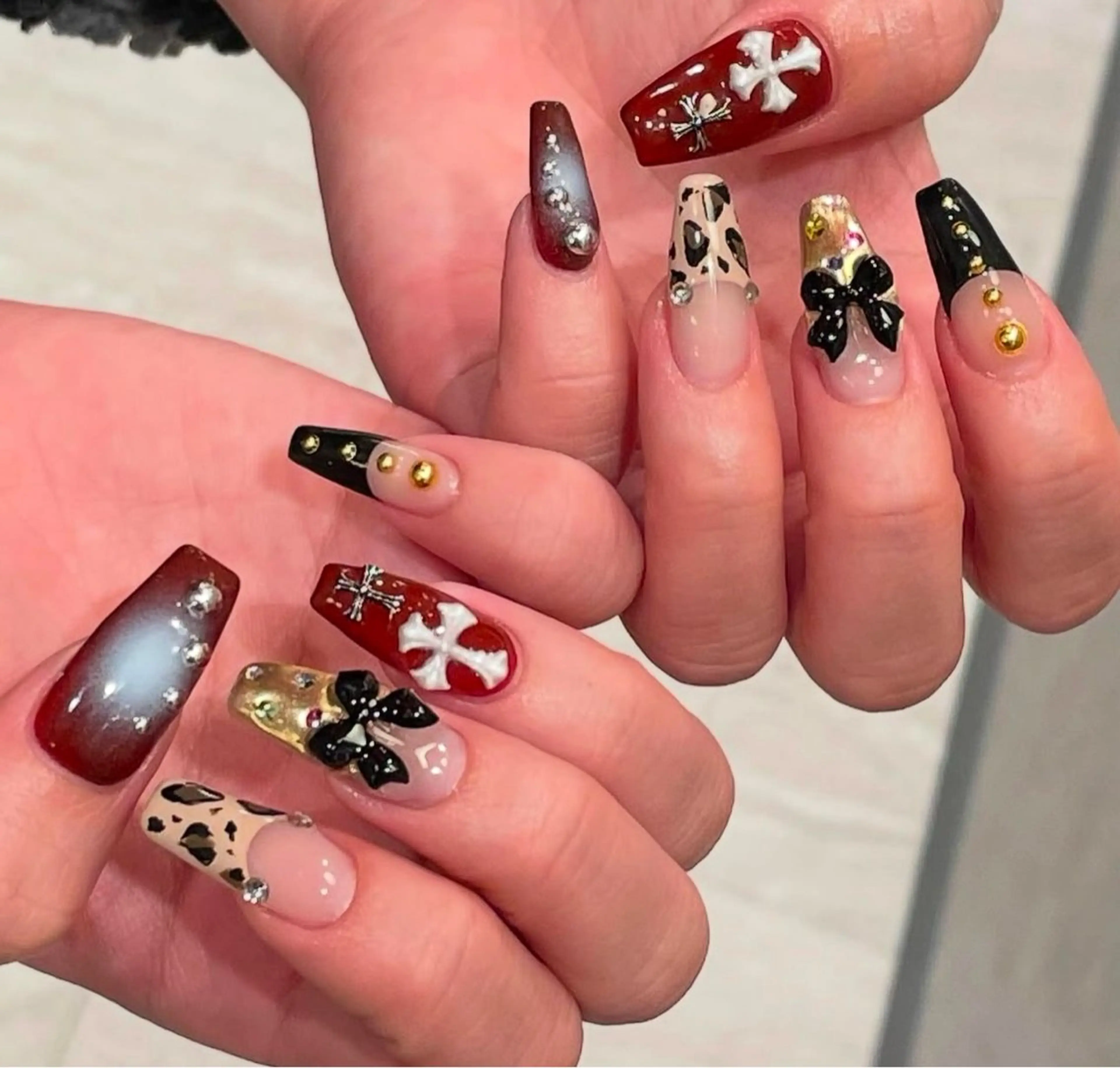 ネイル グラデーション キラキラネイル ワンカラーネイル 冬ネイル Jenn Nail Salonのネイルデザイン
