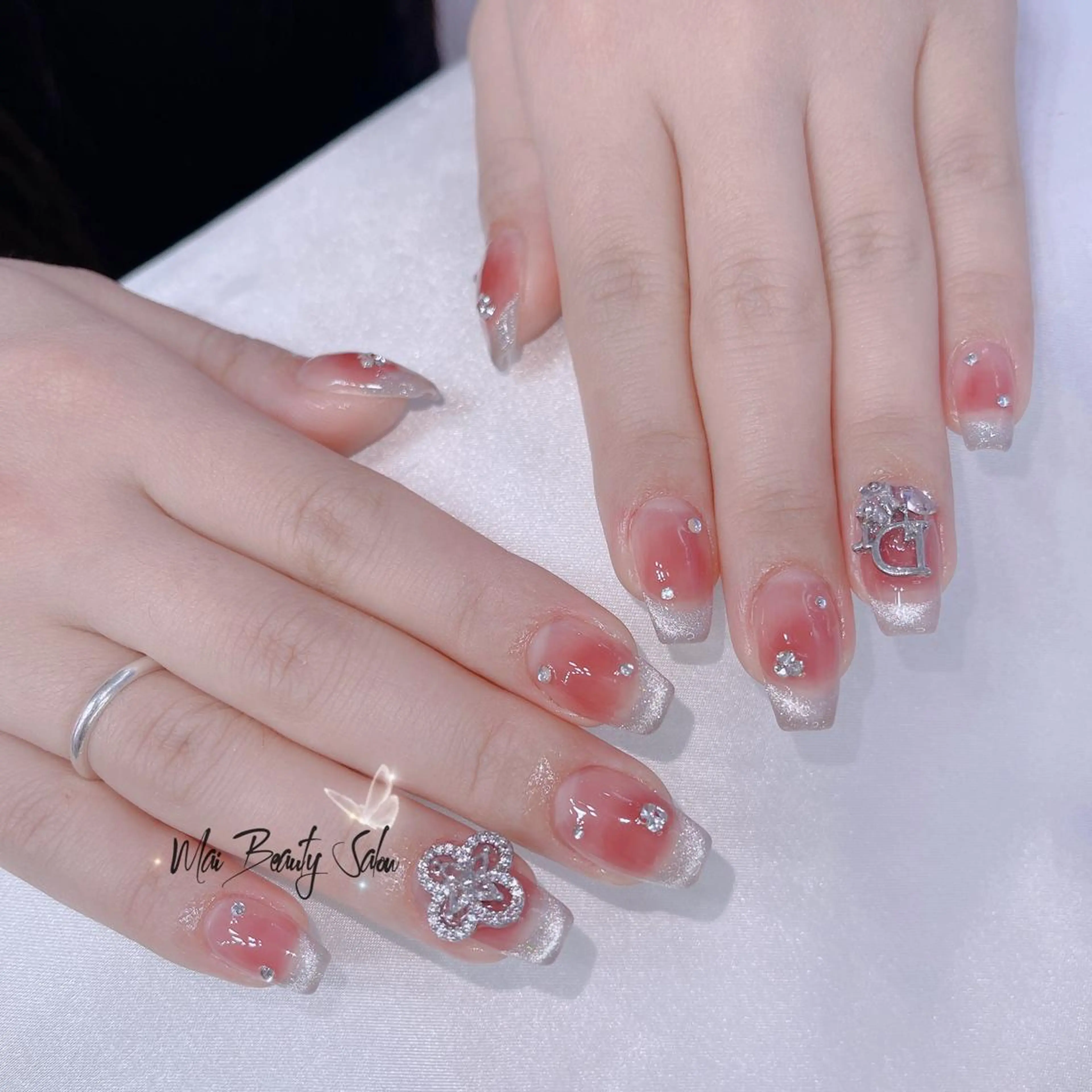 ネイル オーロラネイル 長さ出し フラッシュネイル フレンチネイル ジェルネイル MaiBeauty DanHiのネイルデザイン