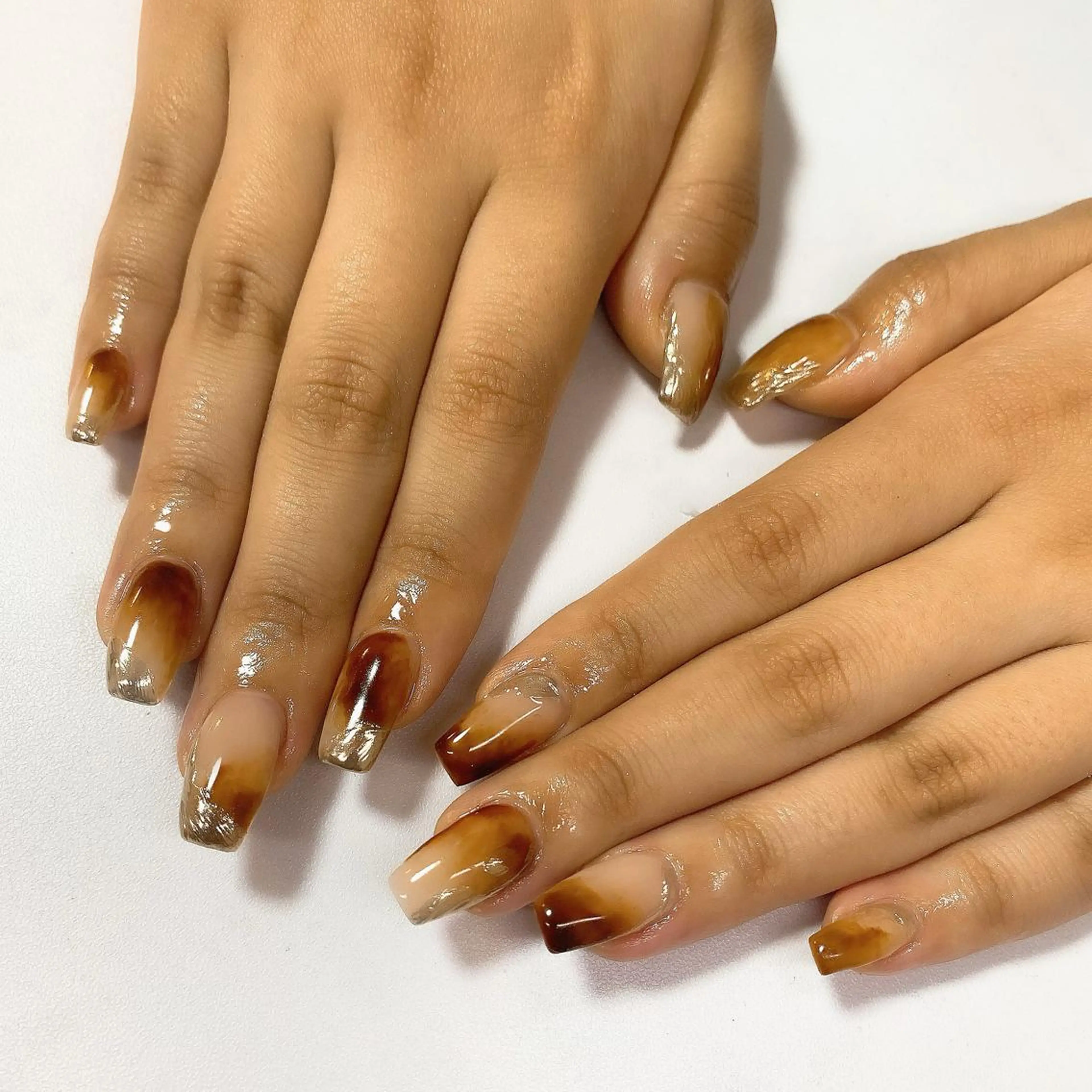 ネイル ミラーネイル ニュアンスネイル vivi nailのネイルデザイン