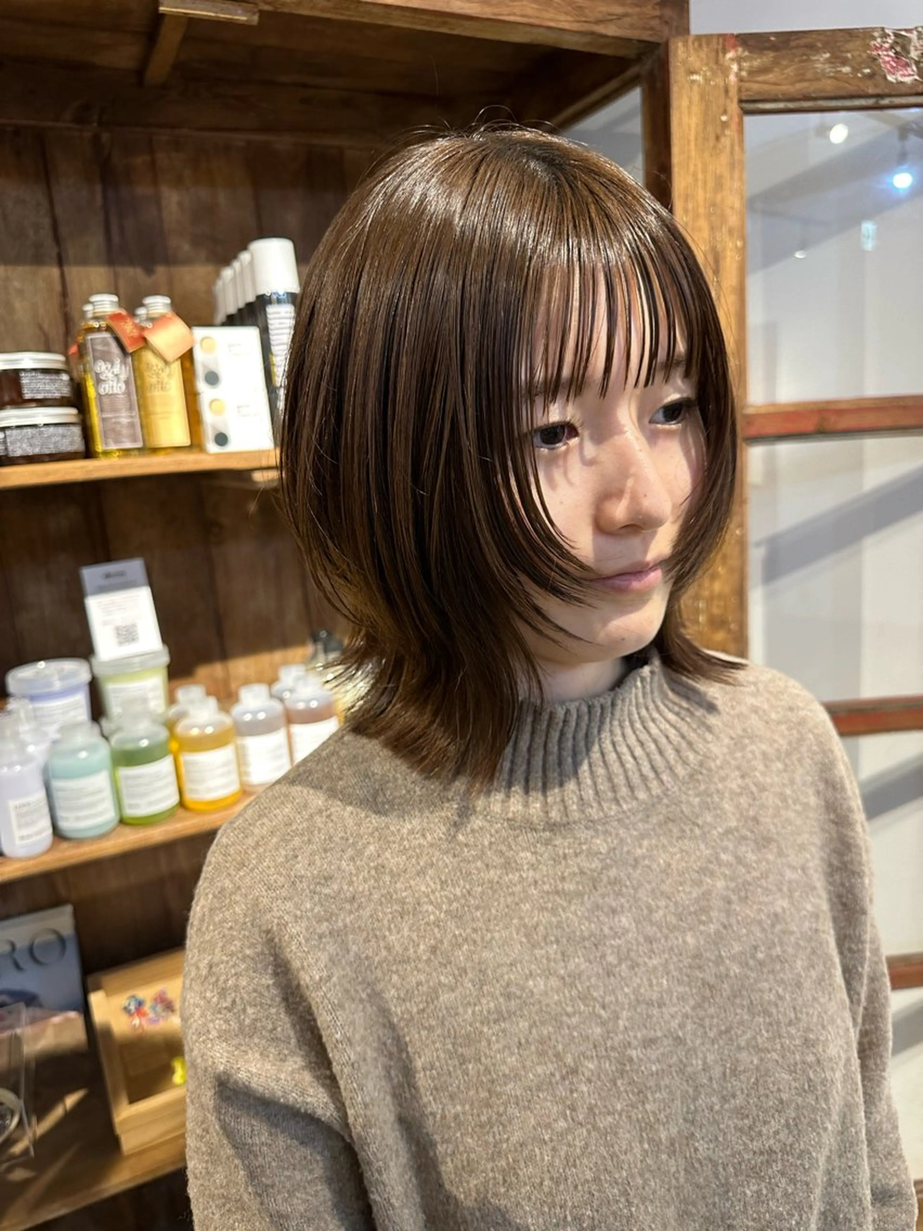 ミディアム くびれヘア 顔周りカット レイヤーカット カット Mado Tsujido所属・小野江 祐李のヘアスタイル
