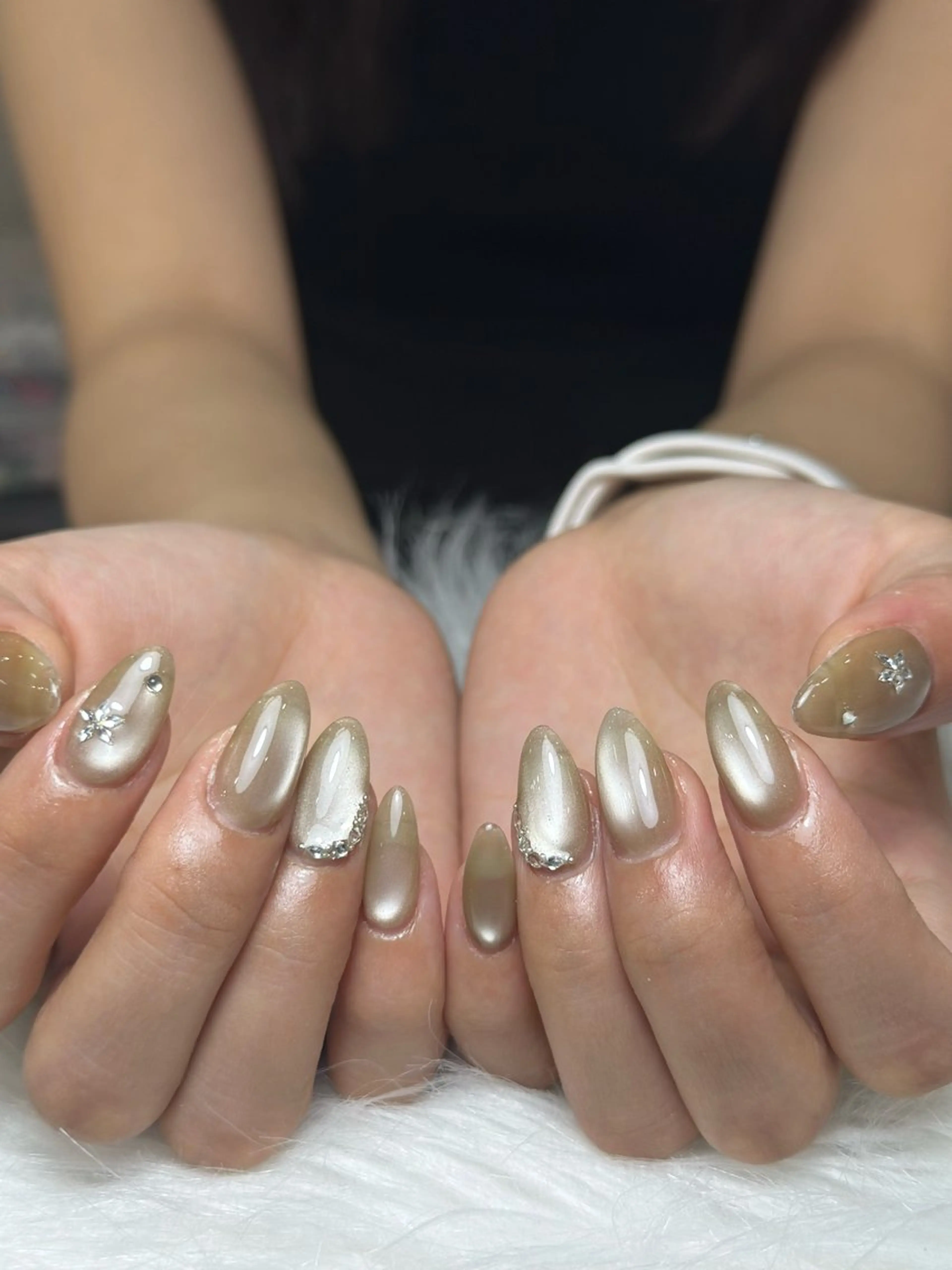 ネイル フレンチネイル グラデーション 韓国ネイル マグネットネイル シンプルネイル CoMo Nail Studio所属・CoMo Nailのネイルデザイン