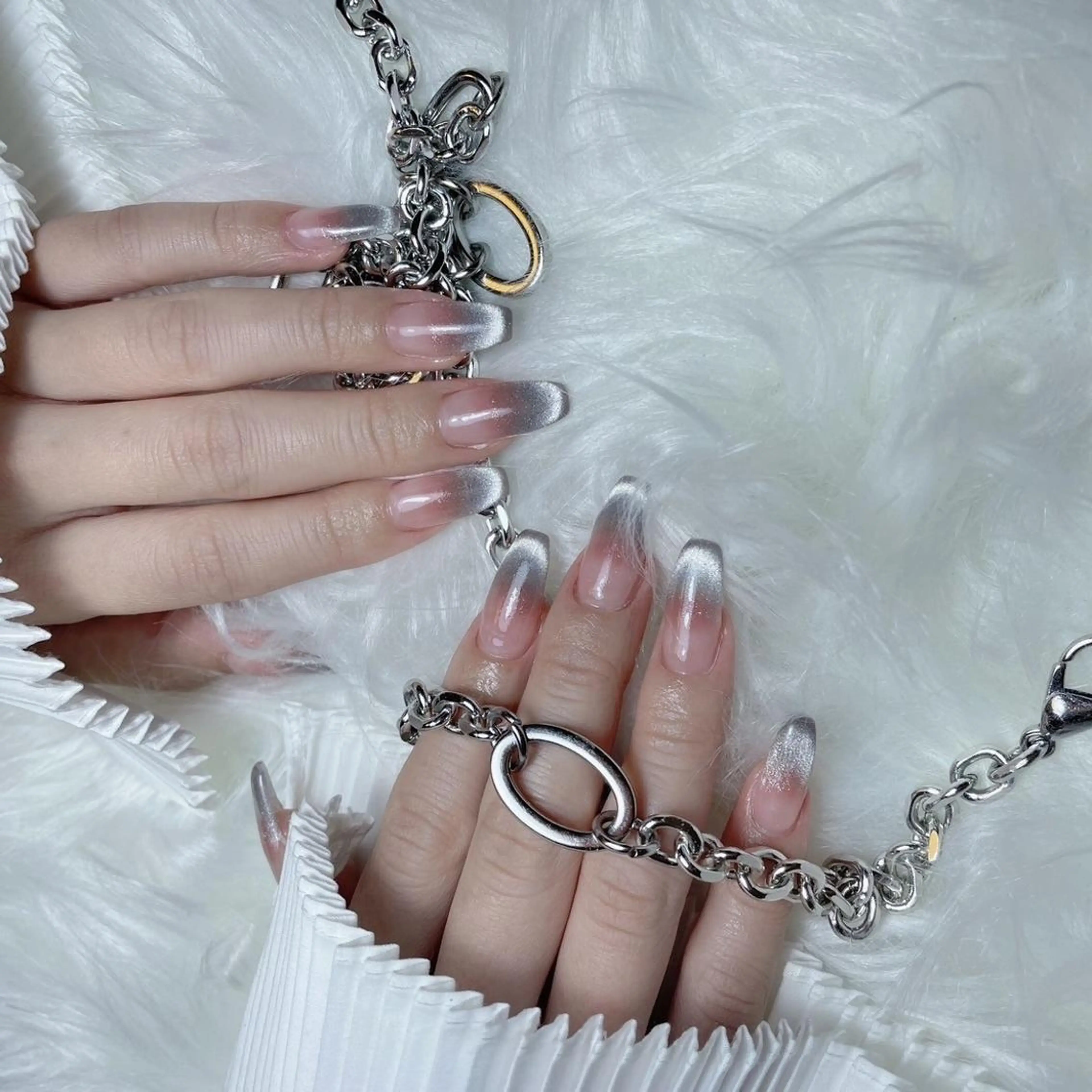 ネイル RAFFINE 月🦋🩵のネイルデザイン