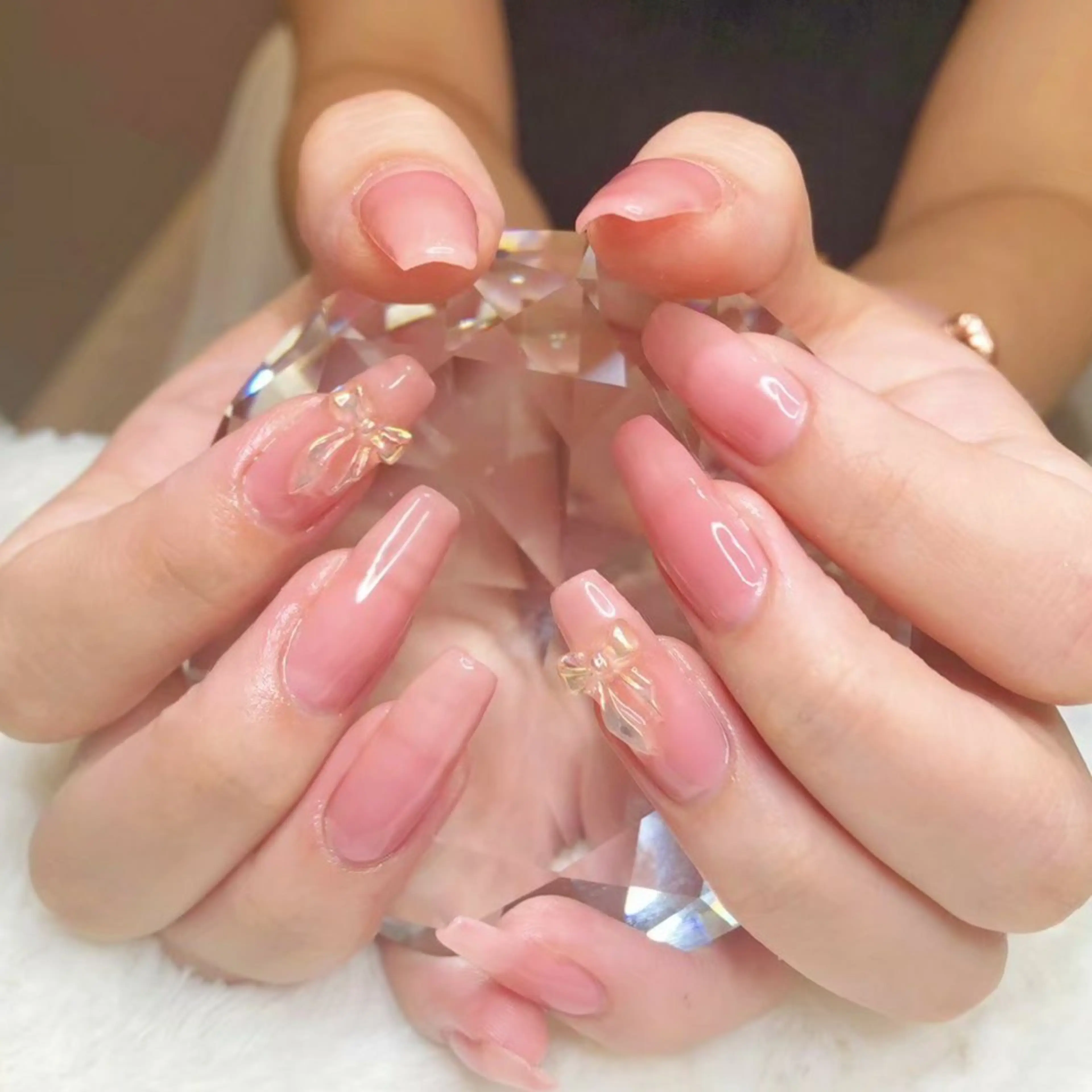 ネイル ワンカラーネイル リボン ハンドネイル N.Sサロン Miyauchiのエステ・リラクイメージ