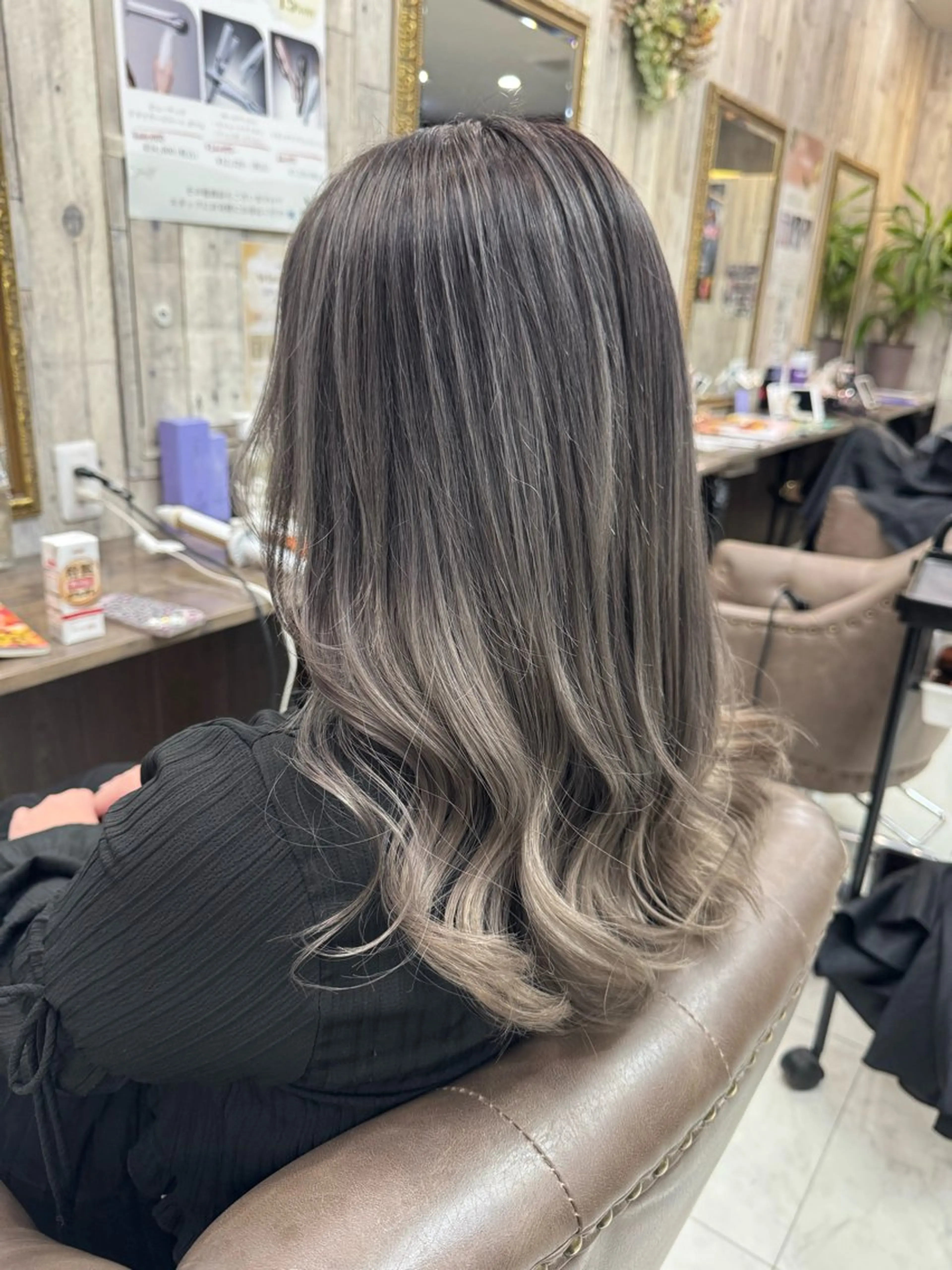 カラー 土屋朱理/ ハイトーンカラーのヘアスタイル