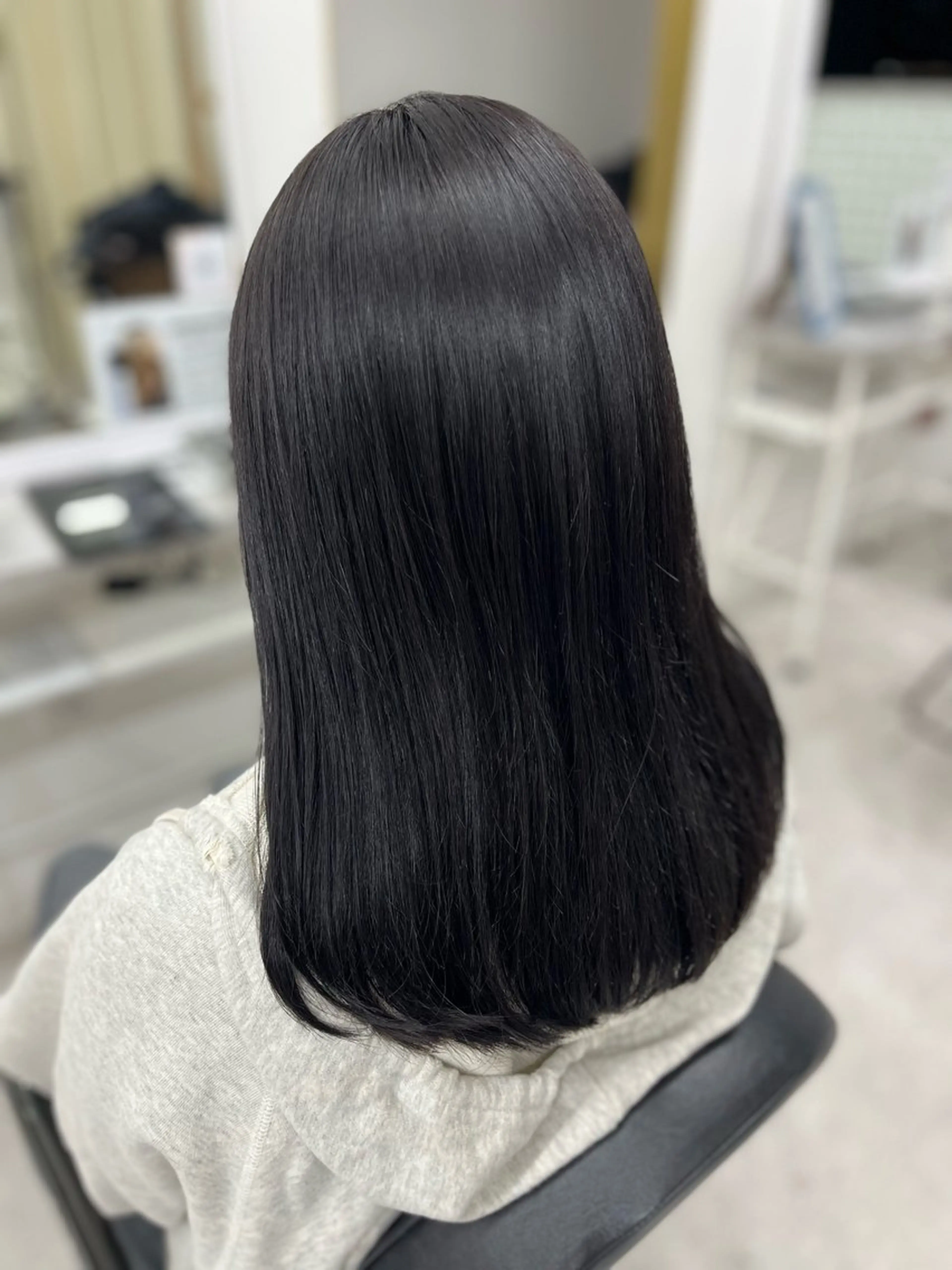 セミロング カラー アッシュ バイオレットカラー バイオレットアッシュ ヘアカラー トリートメント 🫧ぷる艶カラー🫧 Yuubi🦩のヘアスタイル