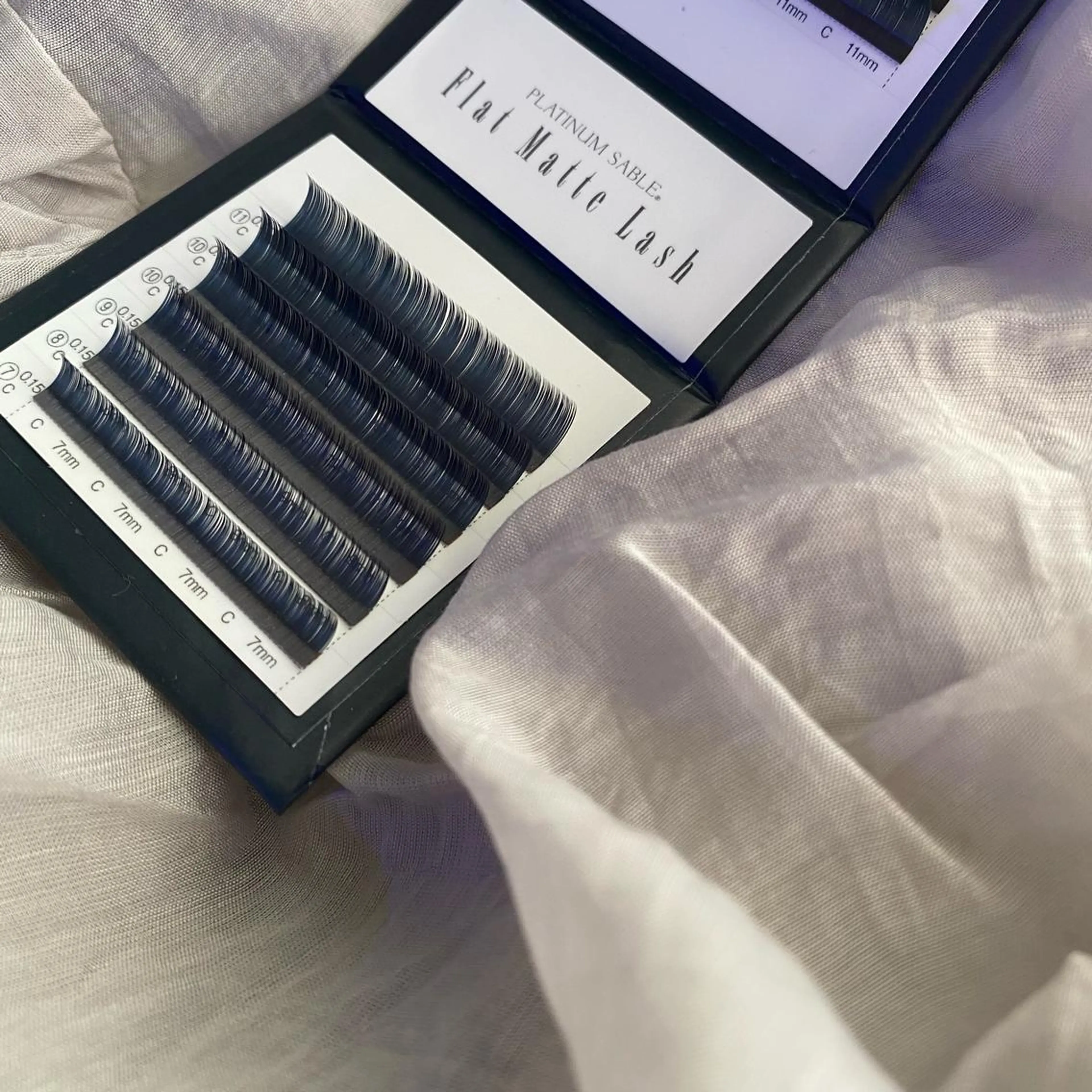 マツエク・マツパ バインドロック フラットラッシュ マツエク RIVET furukawaのマツエク・マツパデザイン