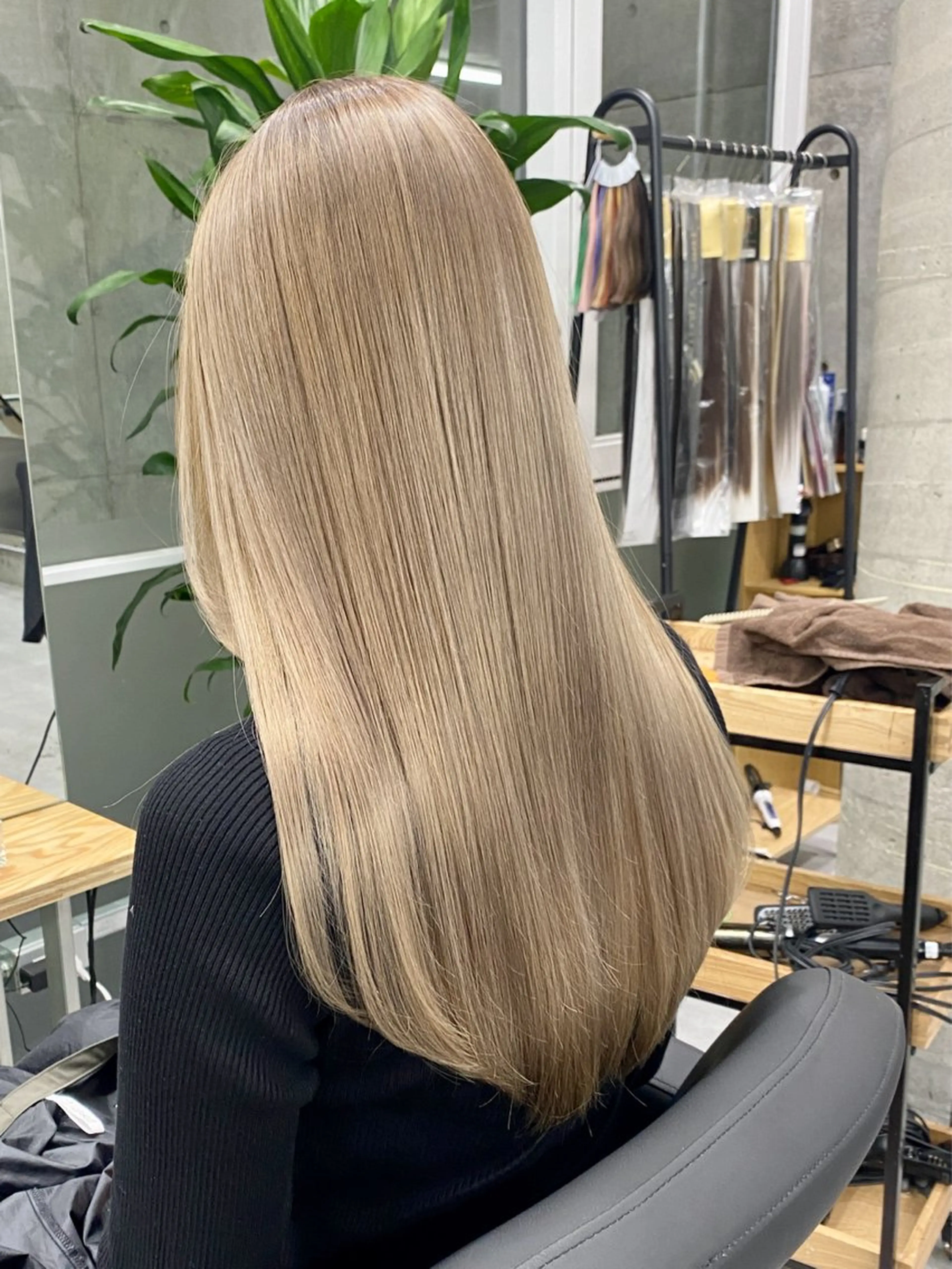 ロング カラー ダブルカラー グレージュ ミルクティーグレージュ ヘアカラー トリートメント welring hair salon所属・welring hair salonのヘアスタイル