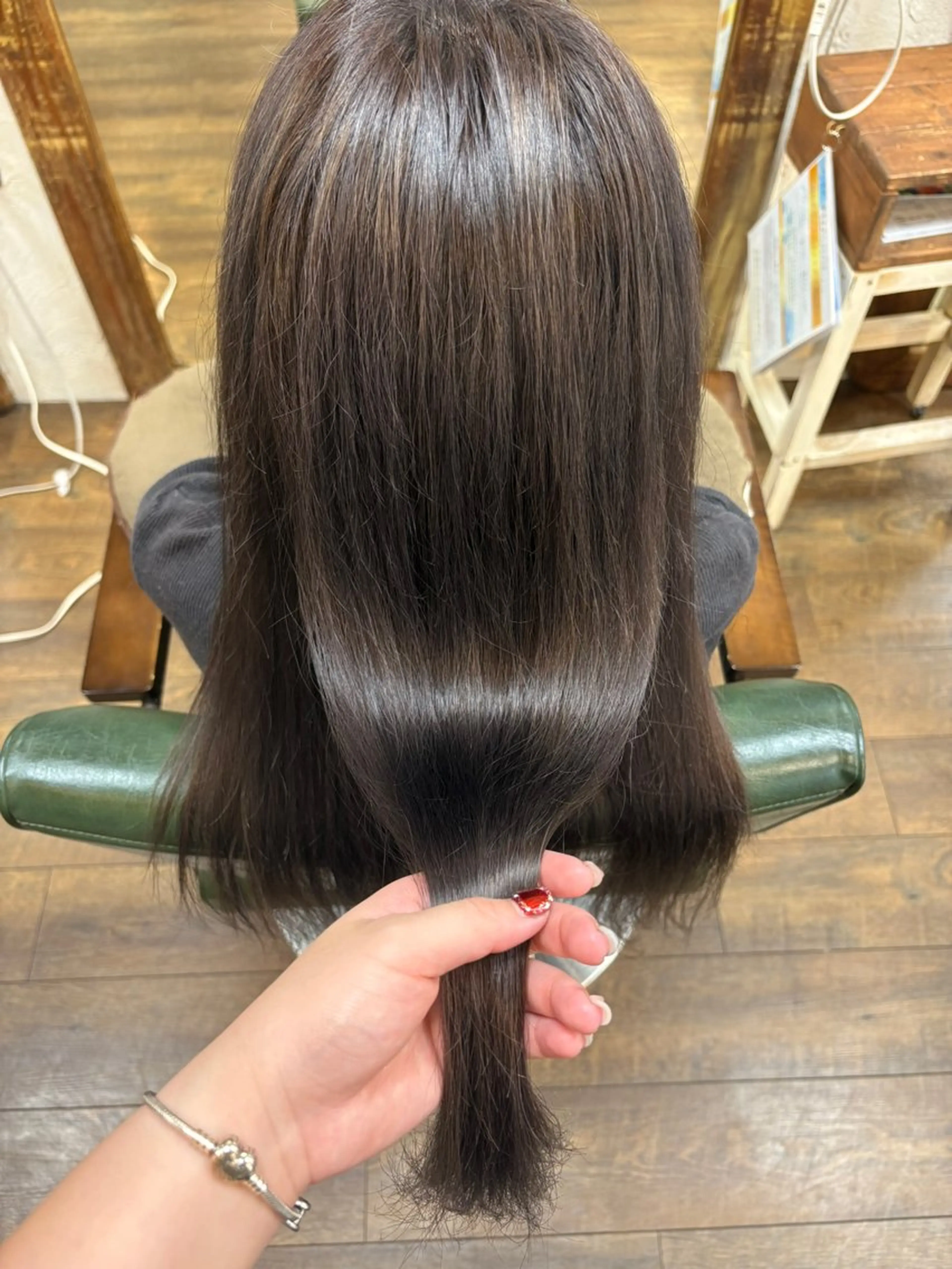 ロング カラー グレージュ パープルカラー パープルグレージュ ヘアカラー chacha blanc元山のヘアスタイル