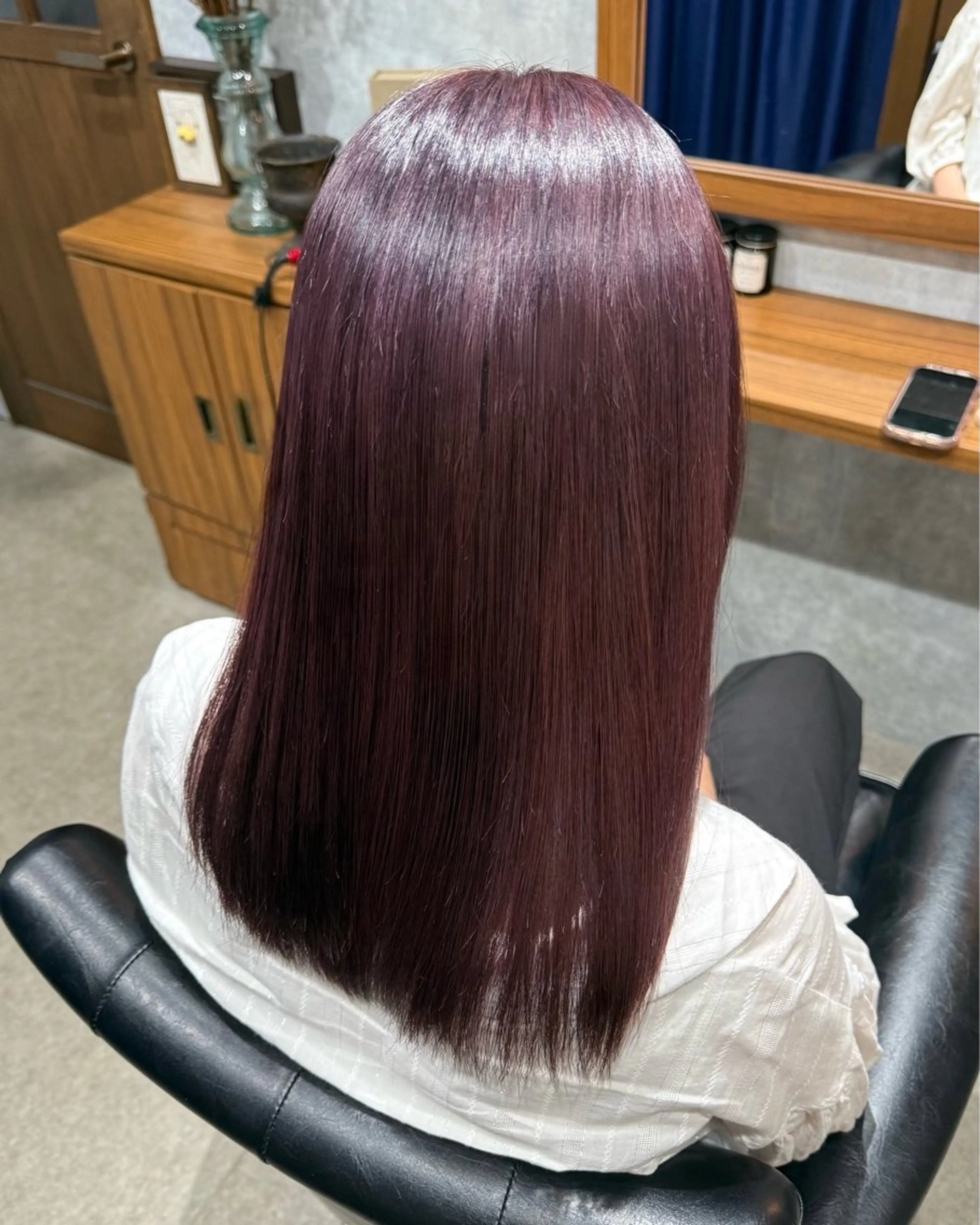 セミロング カラー レッドカラー バイオレットカラー トリートメント ヒナ子🦋 ブリーチカラーのヘアスタイル