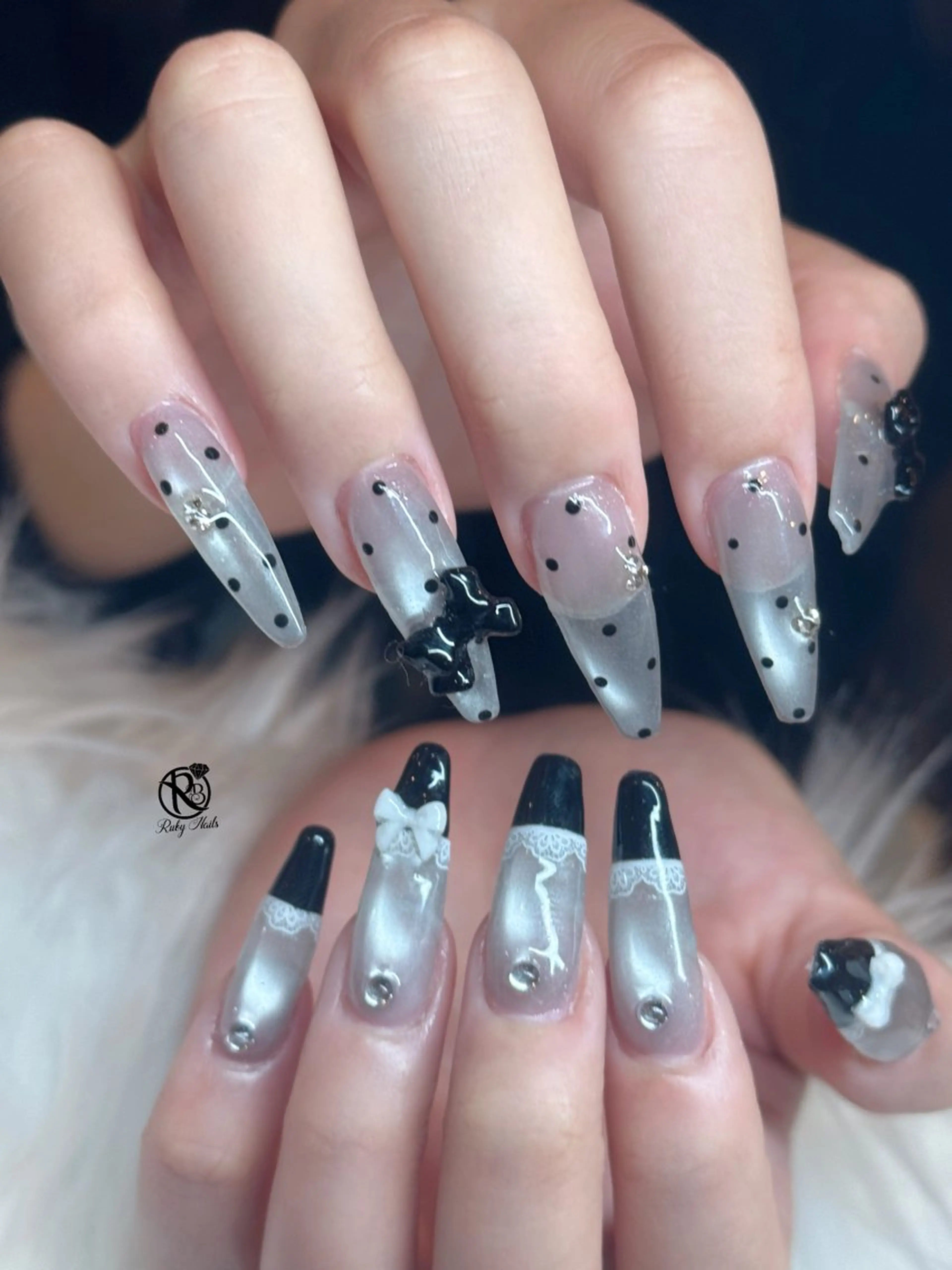 ネイル ボルドー ブラウン チークネイル ドット フットネイル ハンドネイル チェリネイルサロン 霞ヶ関のネイルデザイン