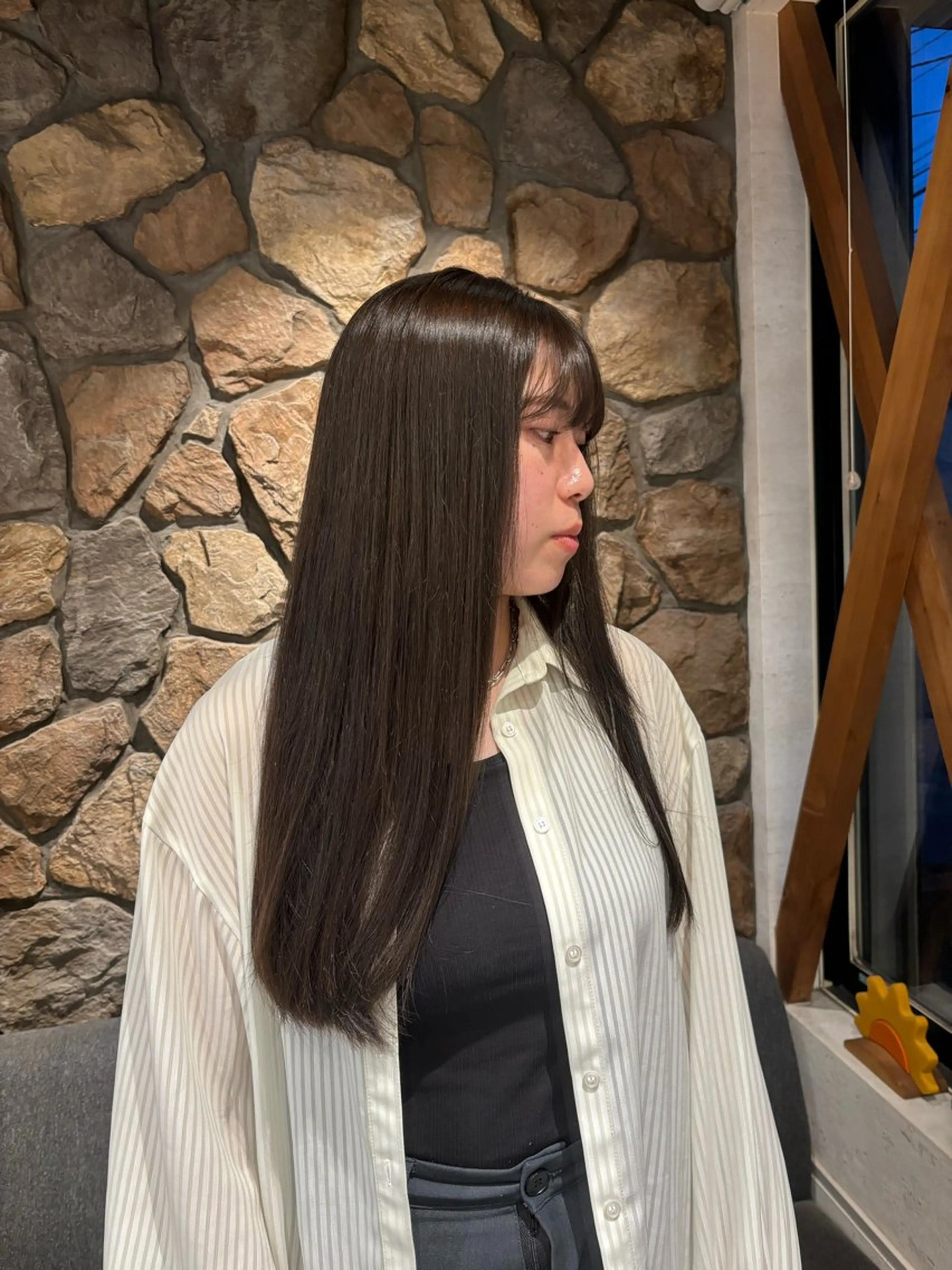 ロング カット ヘアカラー 小玉 唯依のヘアスタイル