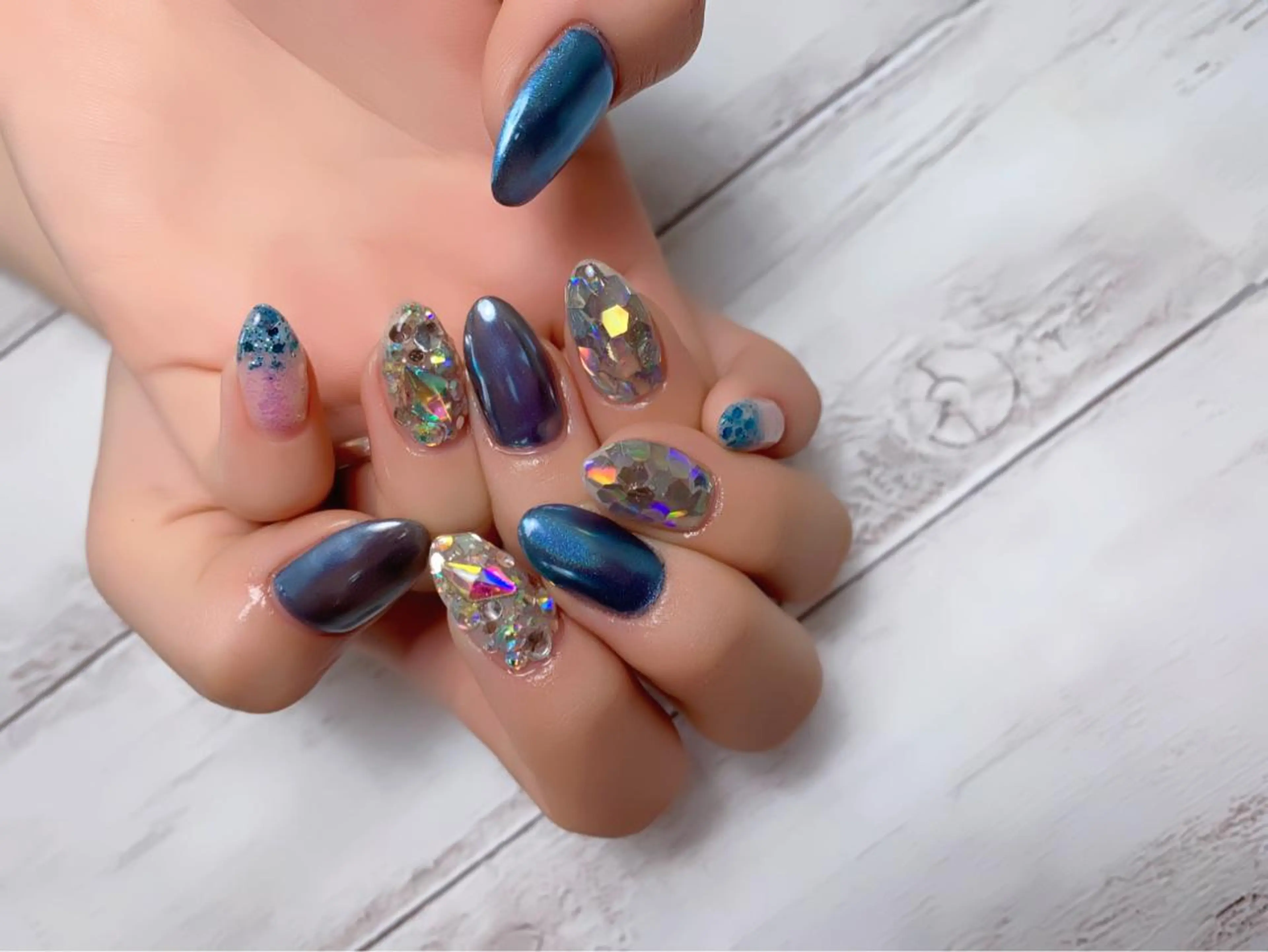 ネイル 菅野 愛花のネイルデザイン