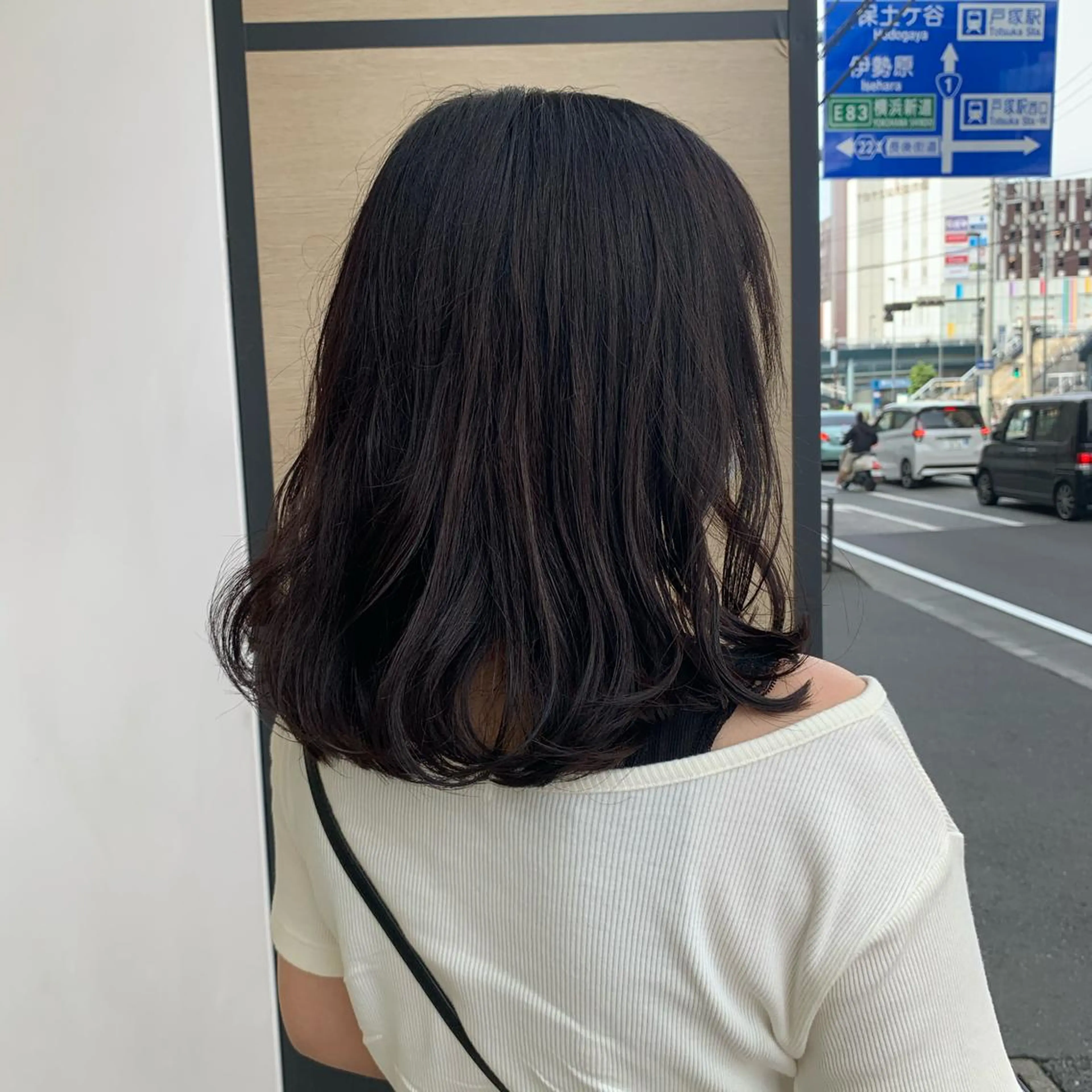 セミロング カット ウスイ ハルカのヘアスタイル