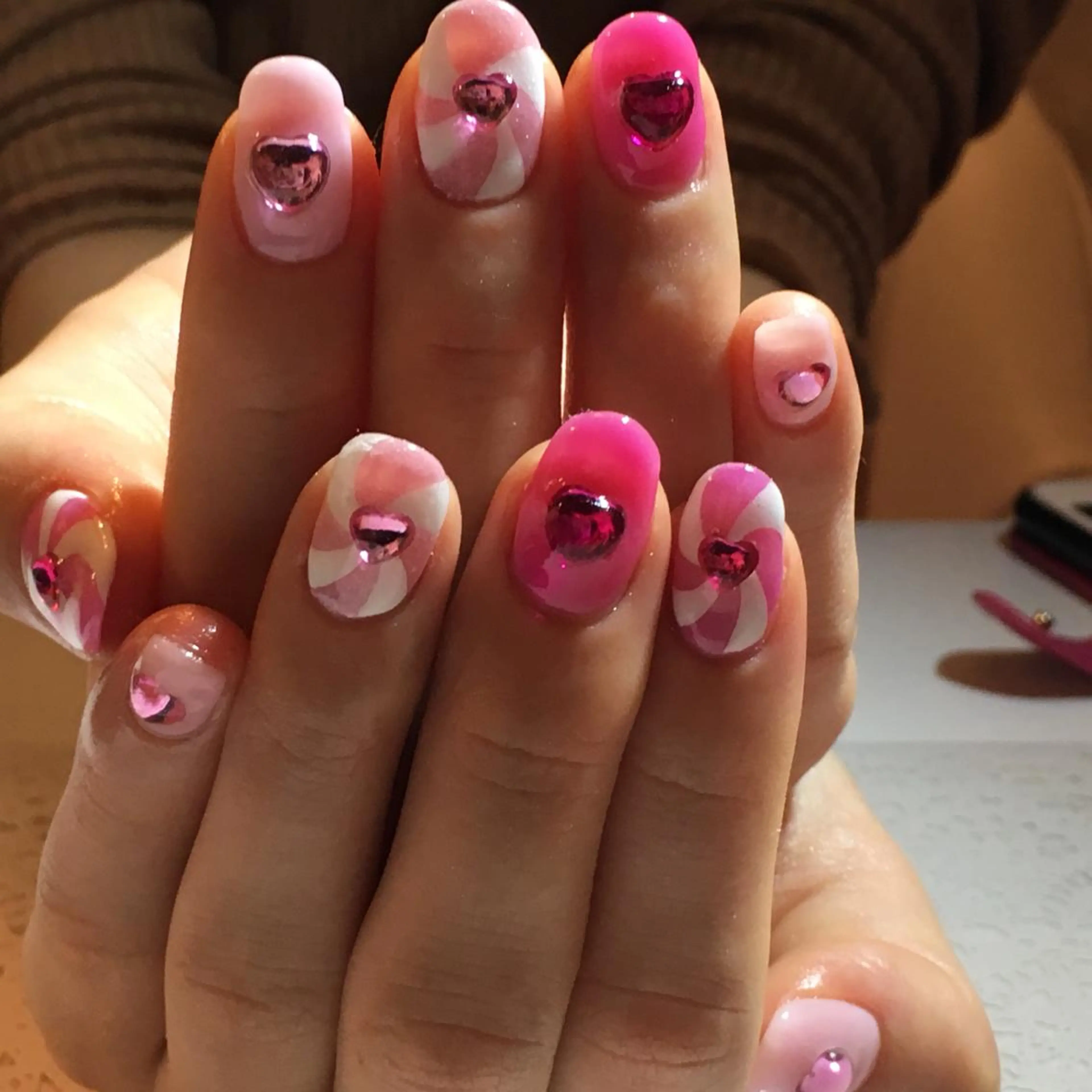 ネイル ハート ストーンネイル 古川 里美のネイルデザイン