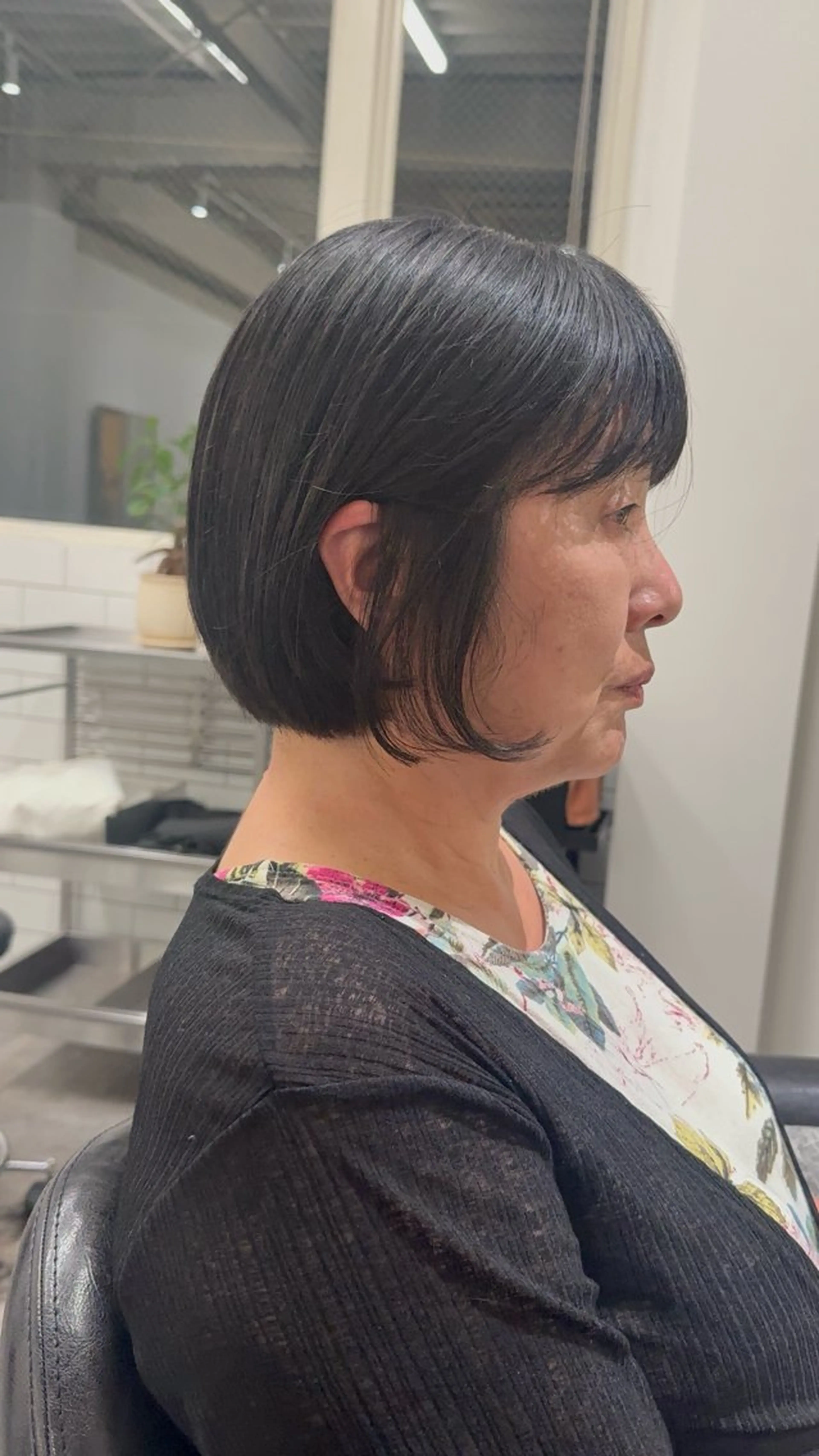 ショート ボブ 白髪ぼかし 👒堀江・ヨンスクのヘアスタイル