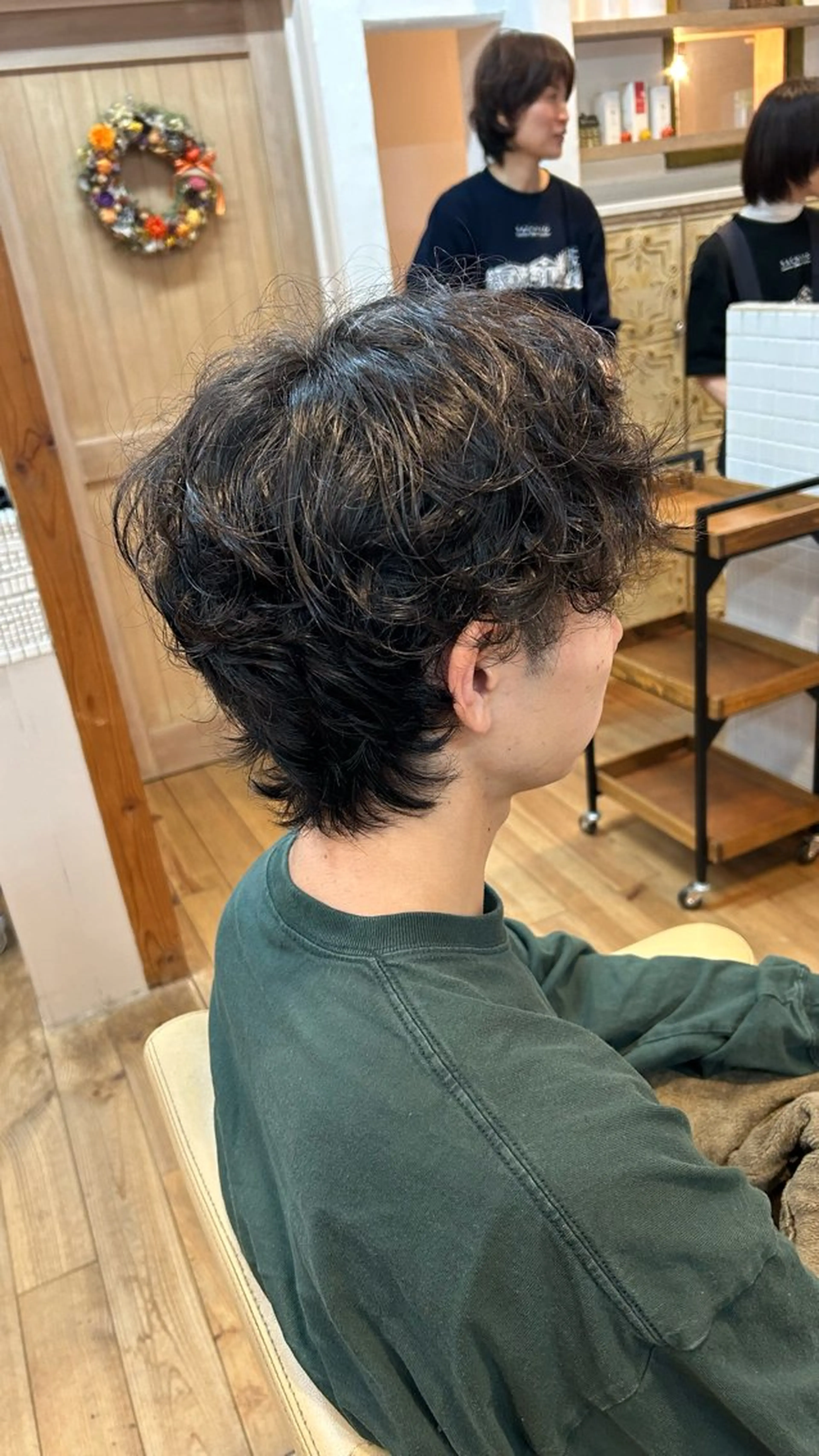 メンズ メンズパーマ メンズウルフカット ウルフカット パーマ 林 エリのヘアスタイル