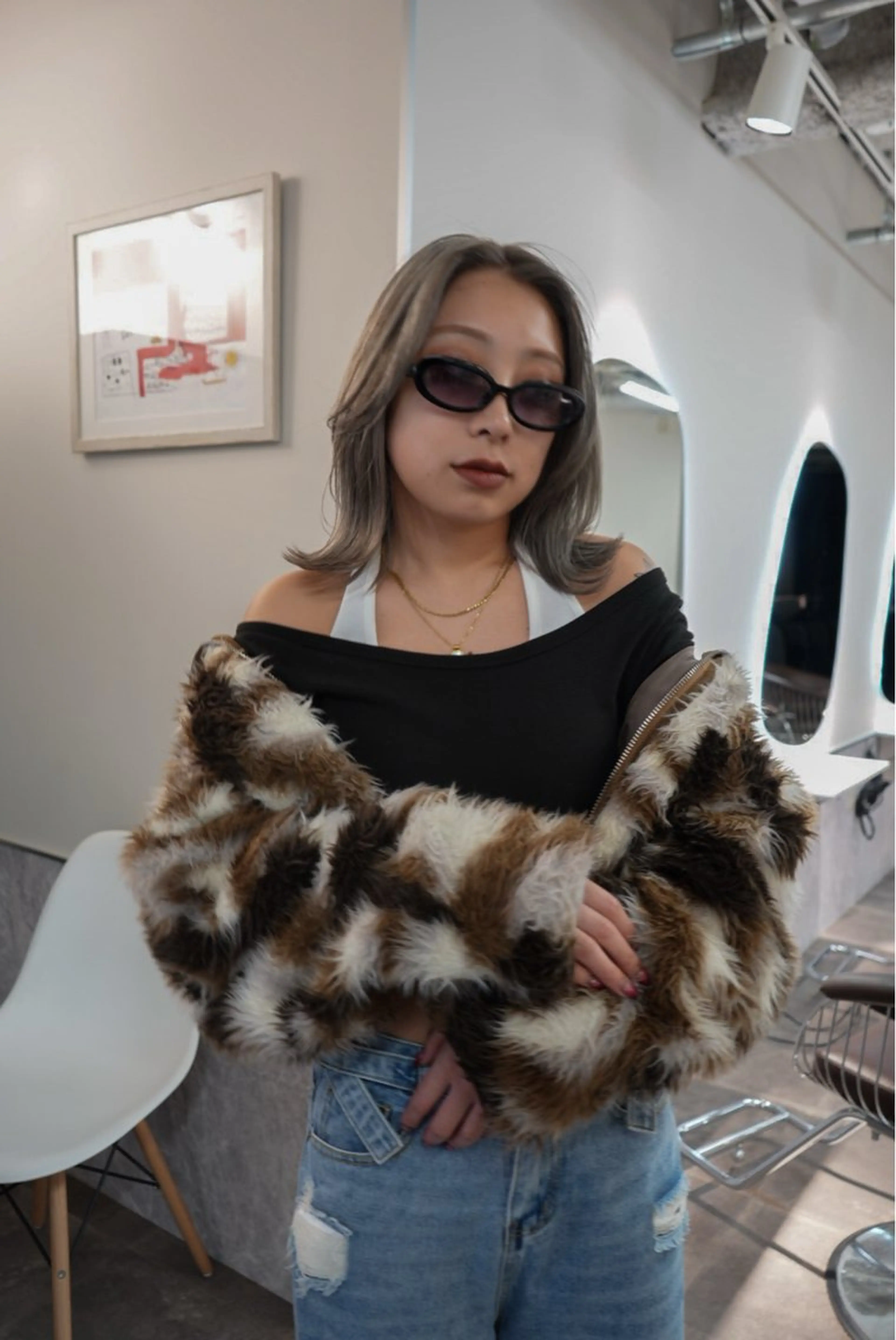 ミディアム カラー ベージュカラー シルバー シルバーベージュ カット ヘアカラー トリートメント 新宿/ハイトーン /パーマ/戸羽のヘアスタイル