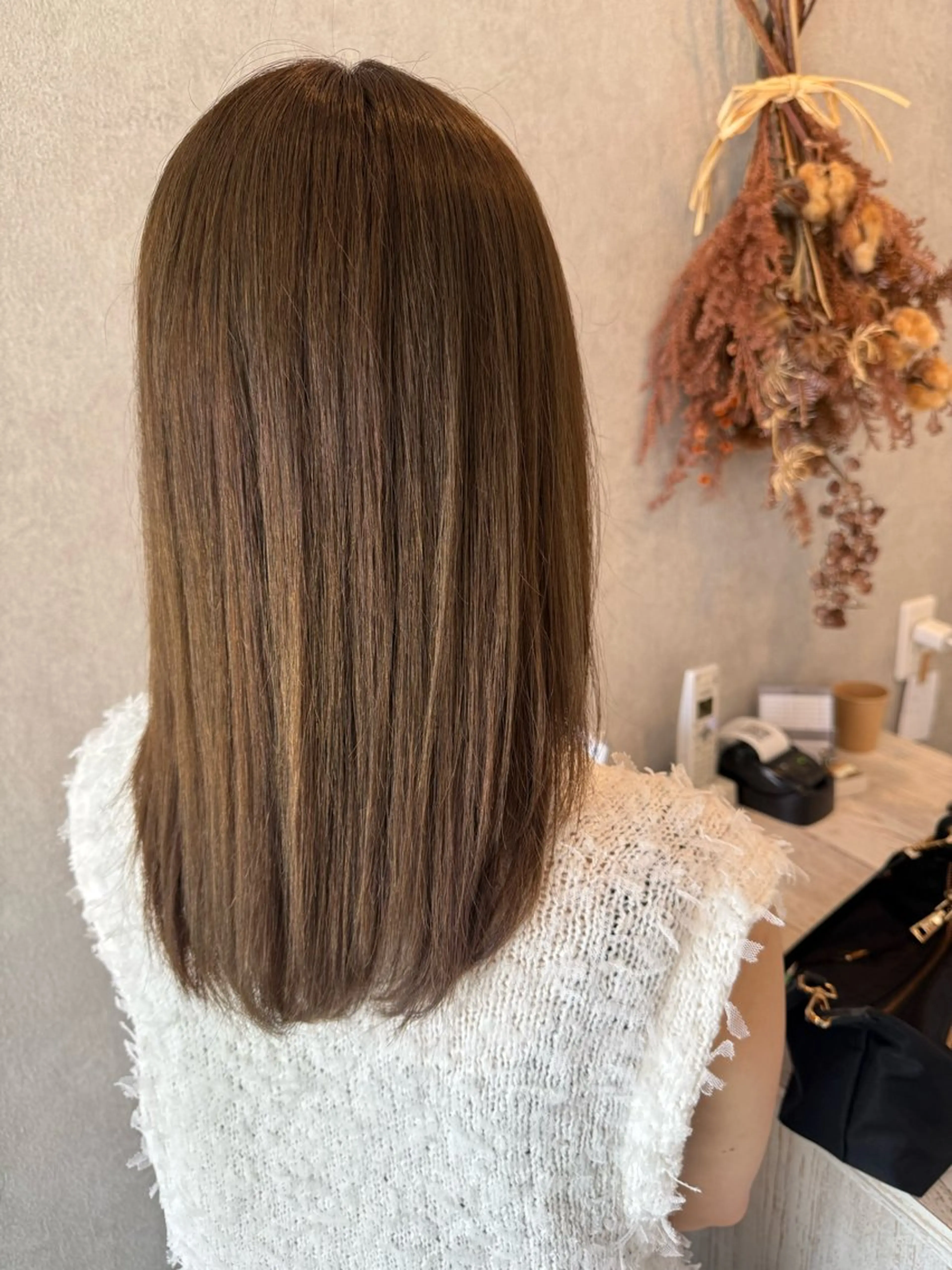 ロング カラー ベージュカラー オリーブベージュ カット ヘアカラー Bish Yanaのヘアスタイル