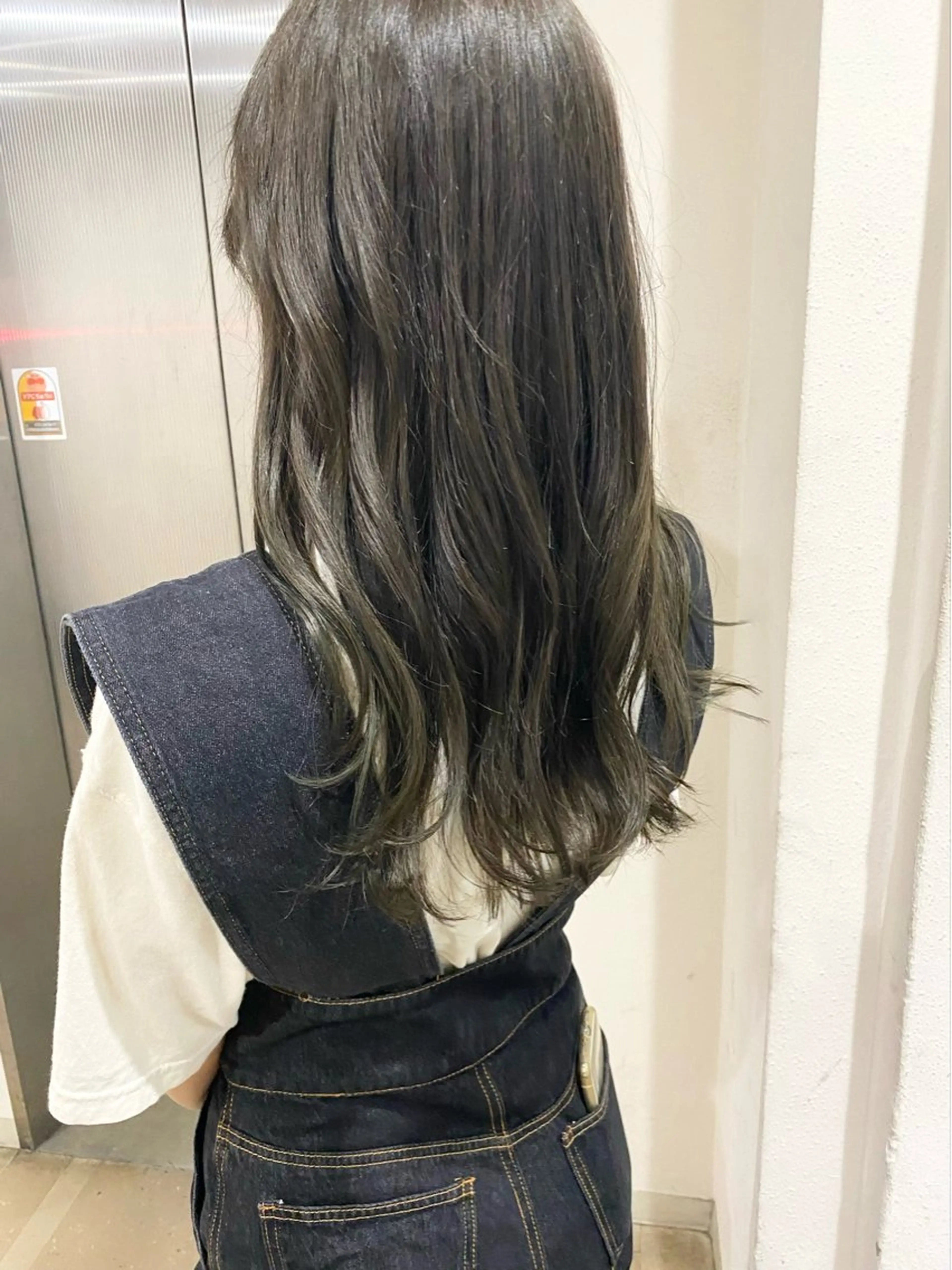 ロング カラー 肌馴染みくすみカラー 花房 佑夏のヘアスタイル