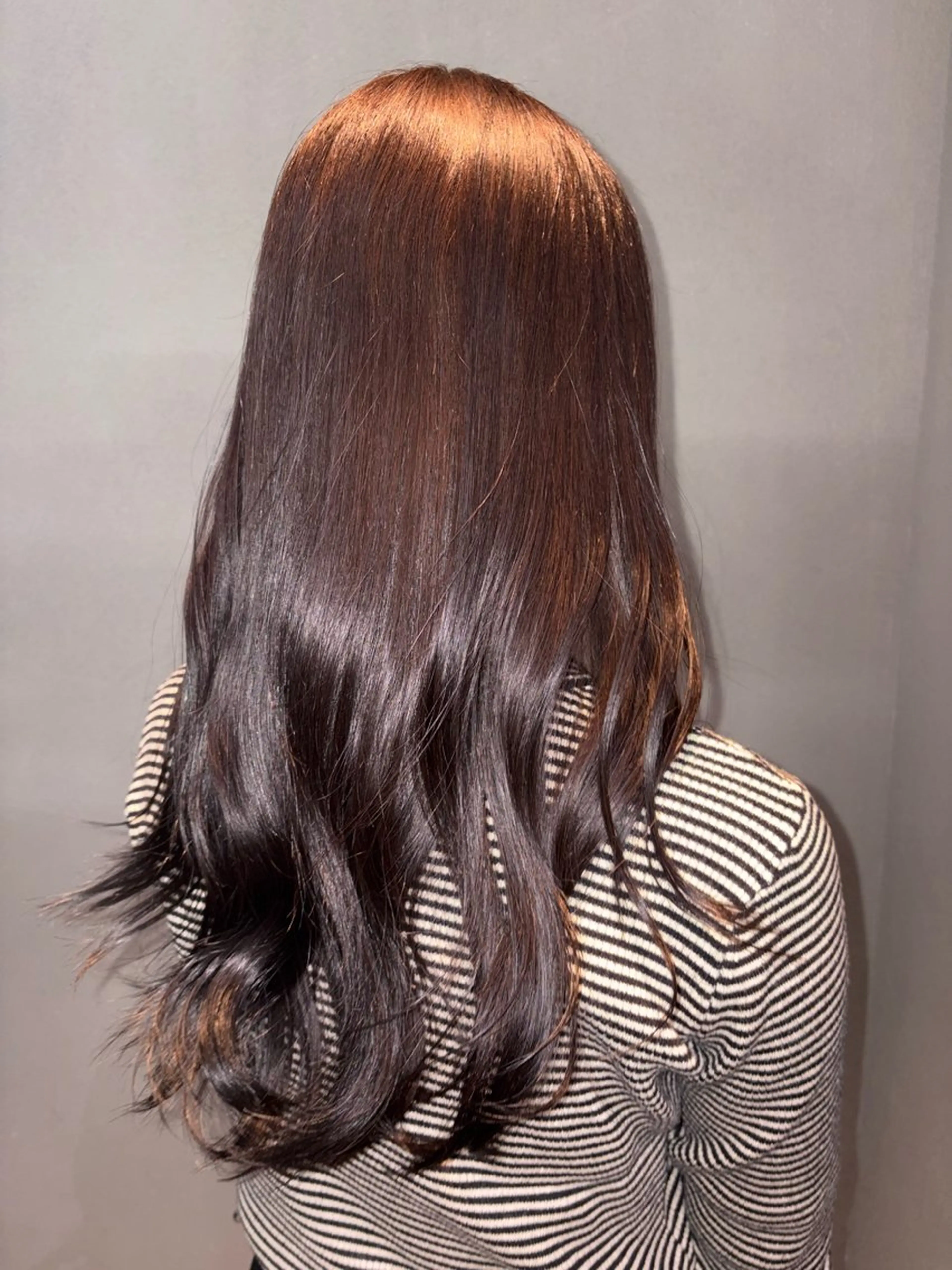 ロング カラー ブラウンカラー チョコレートブラウン トリートメント ヘアカラー トリートメント THEDOTS所属・淀 小南津のヘアスタイル