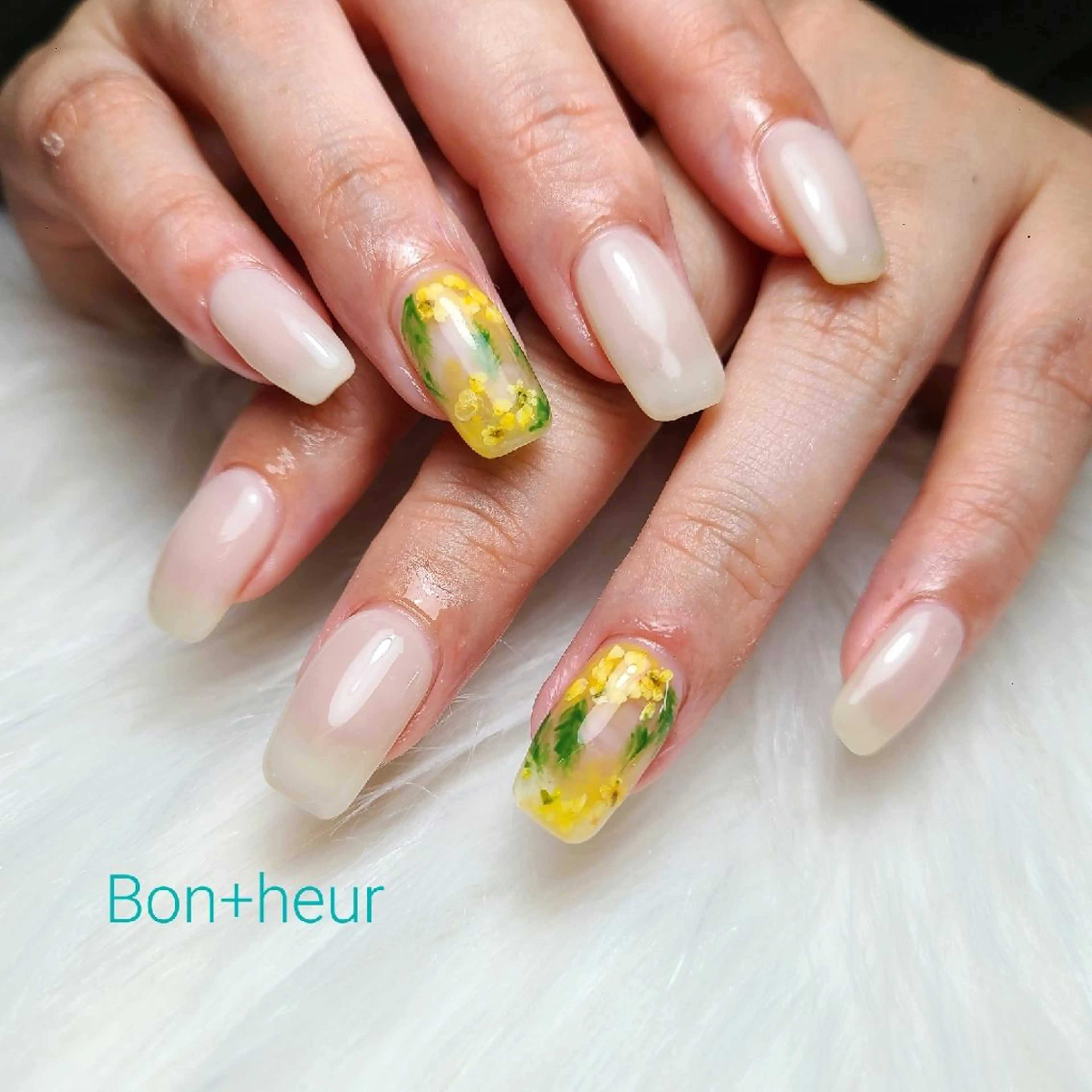 ネイル 宮口 紗子のネイルデザイン