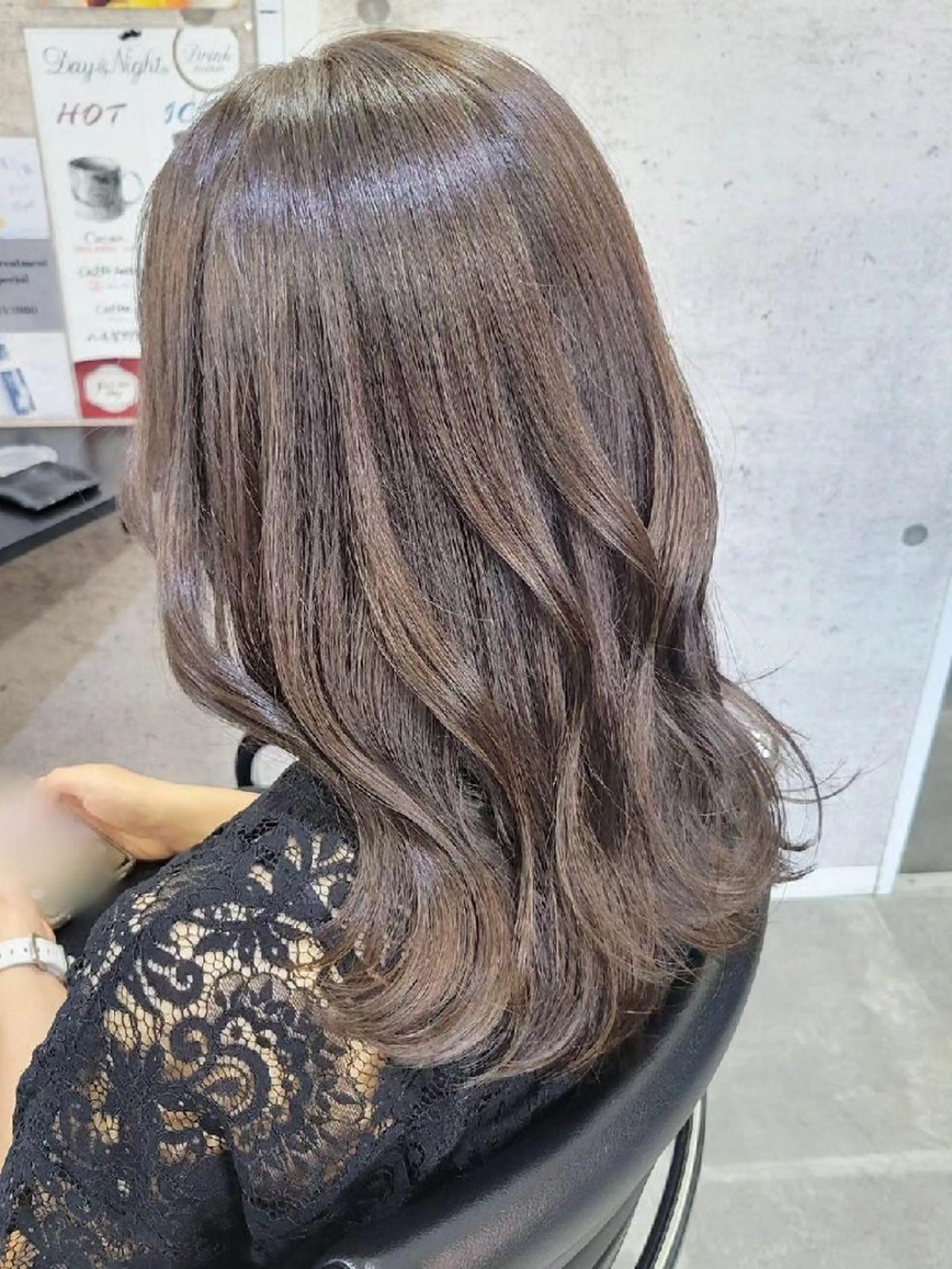 セミロング カラー ベージュカラー ブリーチ ブリーチなしカラー オリーブベージュ Day＆Night所属・Day&Night [店長]Chiakiのヘアスタイル