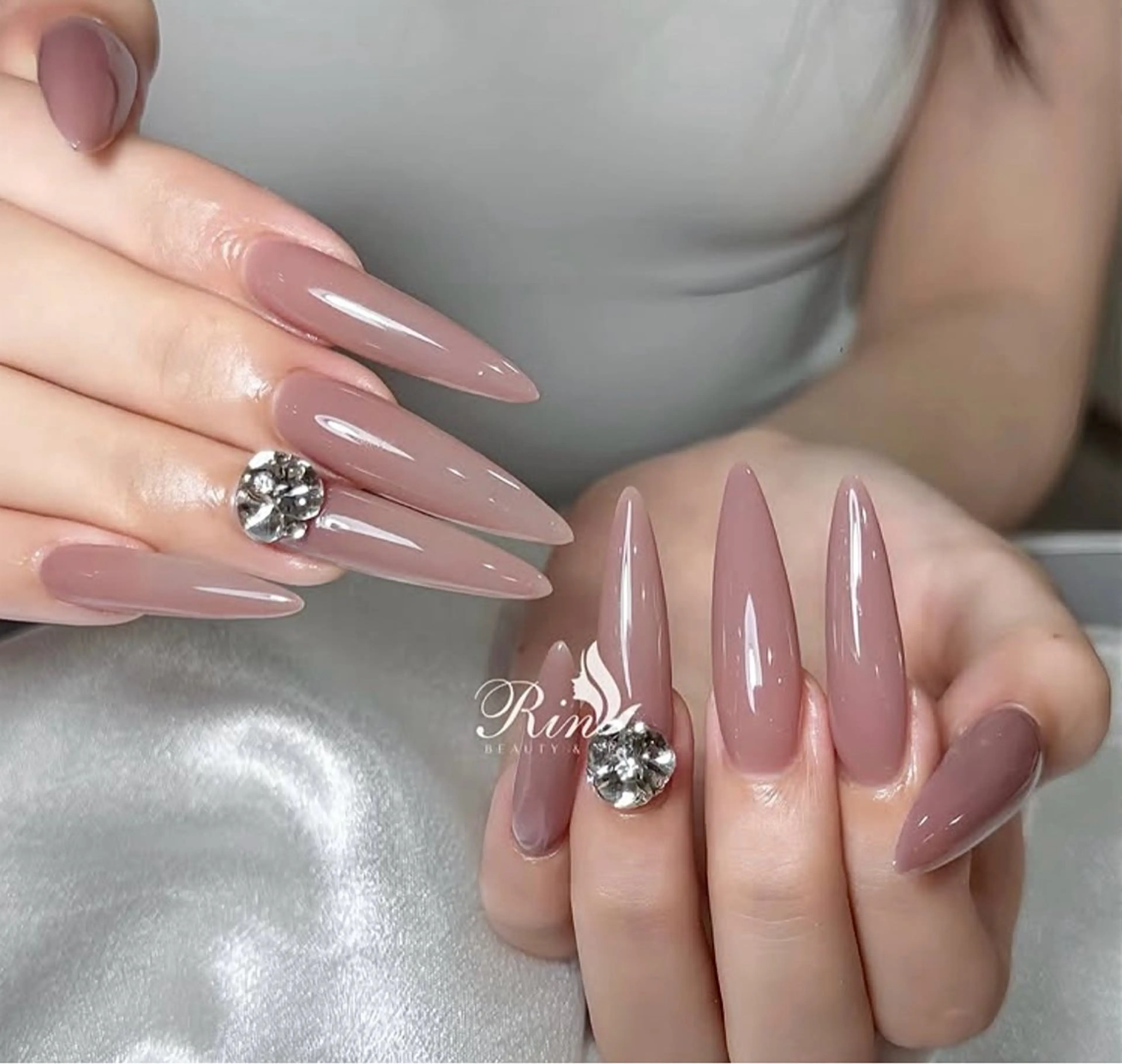 ネイル アートネイル 長さ出し ガーリー 韓国ネイル 持ち込み ハンドネイル Rin Nail 新大久保店のネイルデザイン