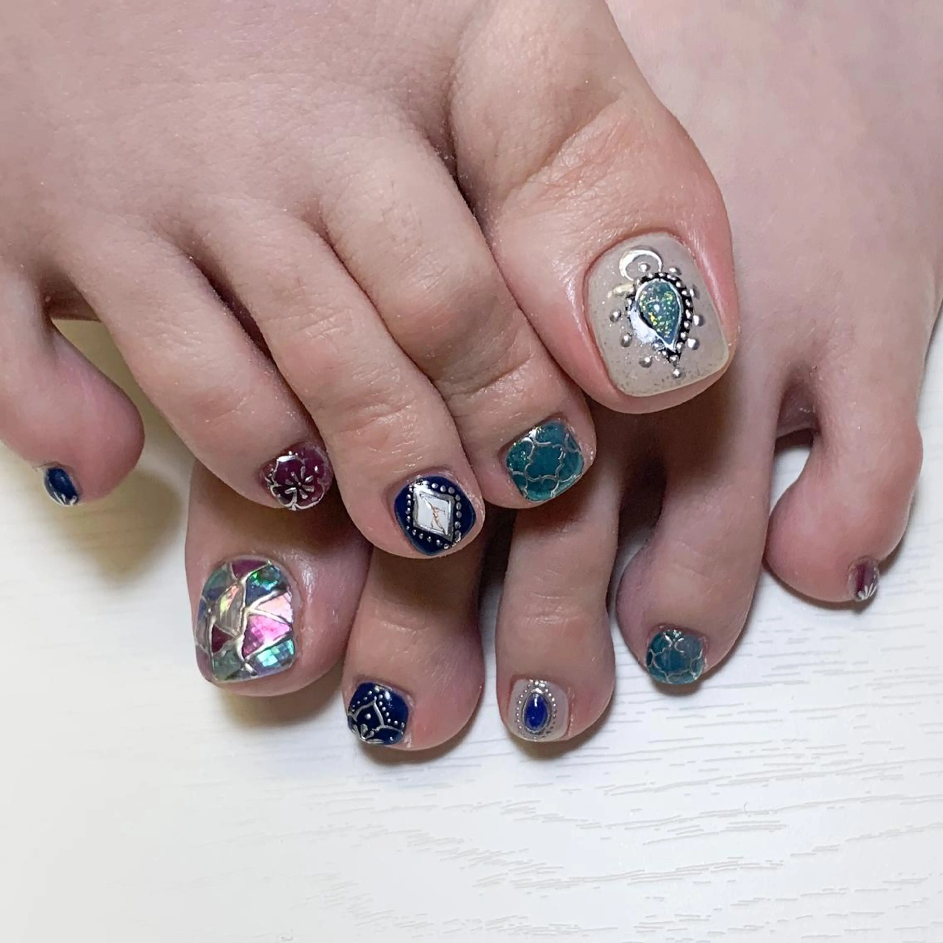 ネイル フットネイル FIORITURA aiのネイルデザイン