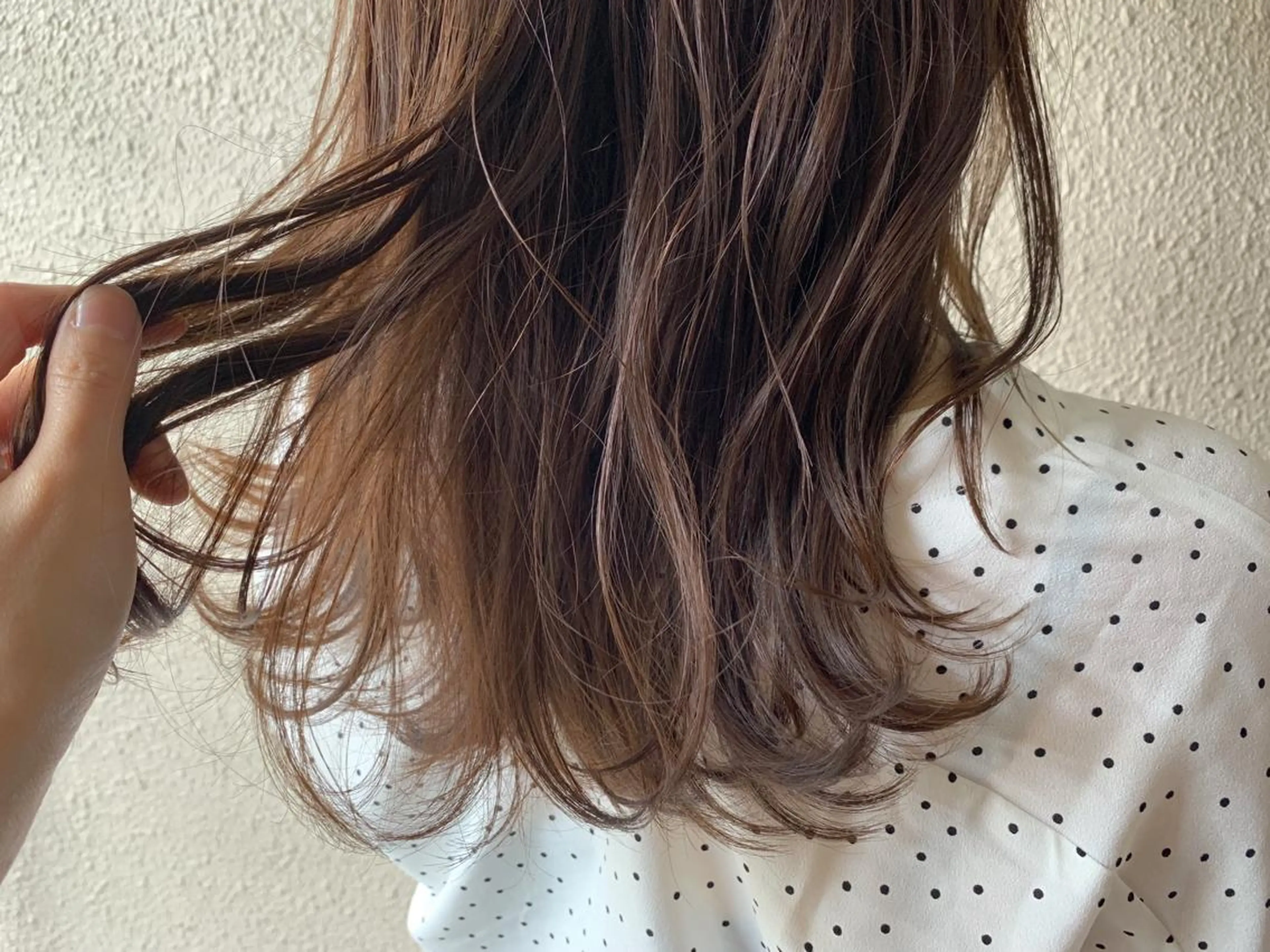 セミロング カラー グレージュ サダハルカ ｜chouetteのヘアスタイル