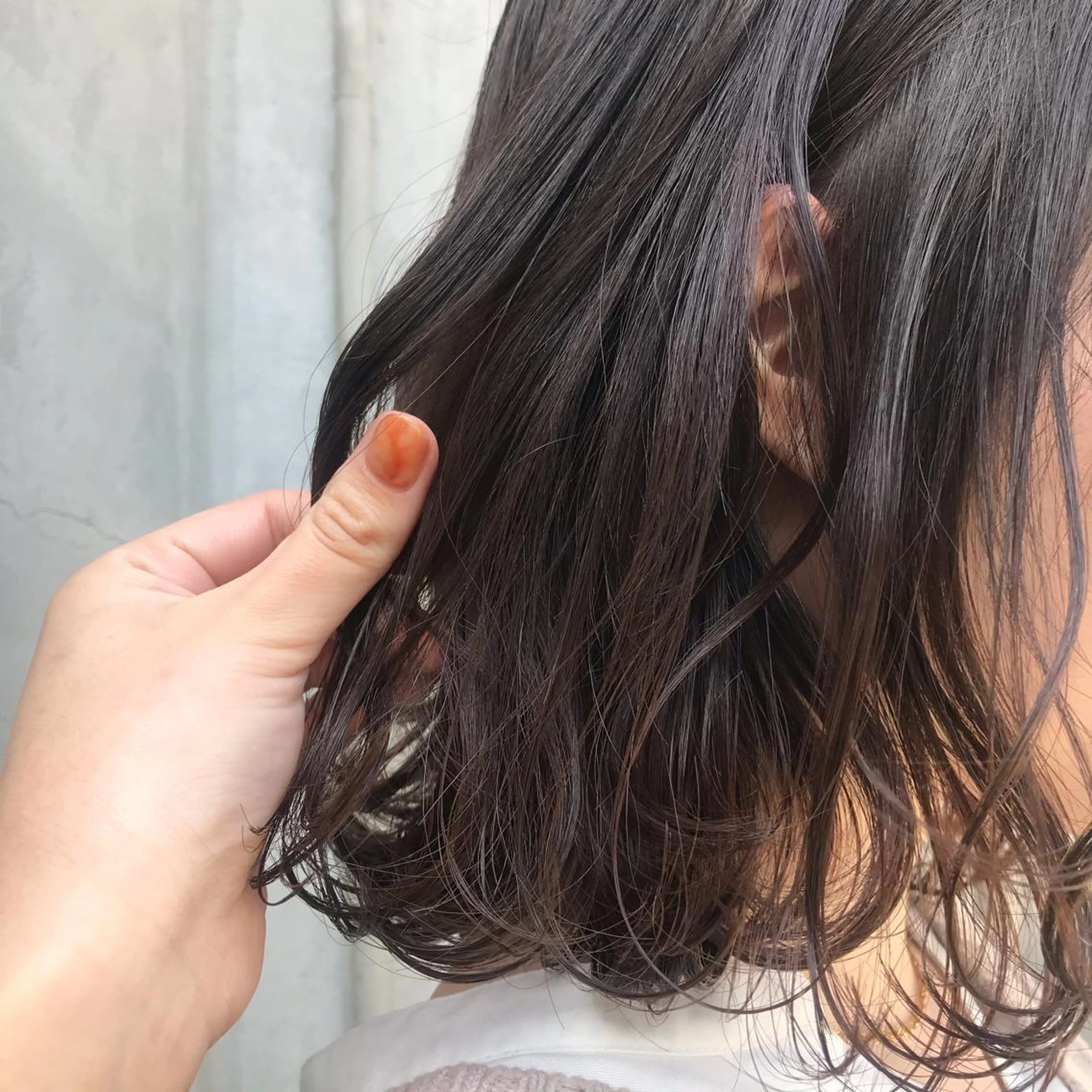 ミディアム ヘアカラー トリートメント 【arc】Ruri コテ巻き風パーマのヘアスタイル