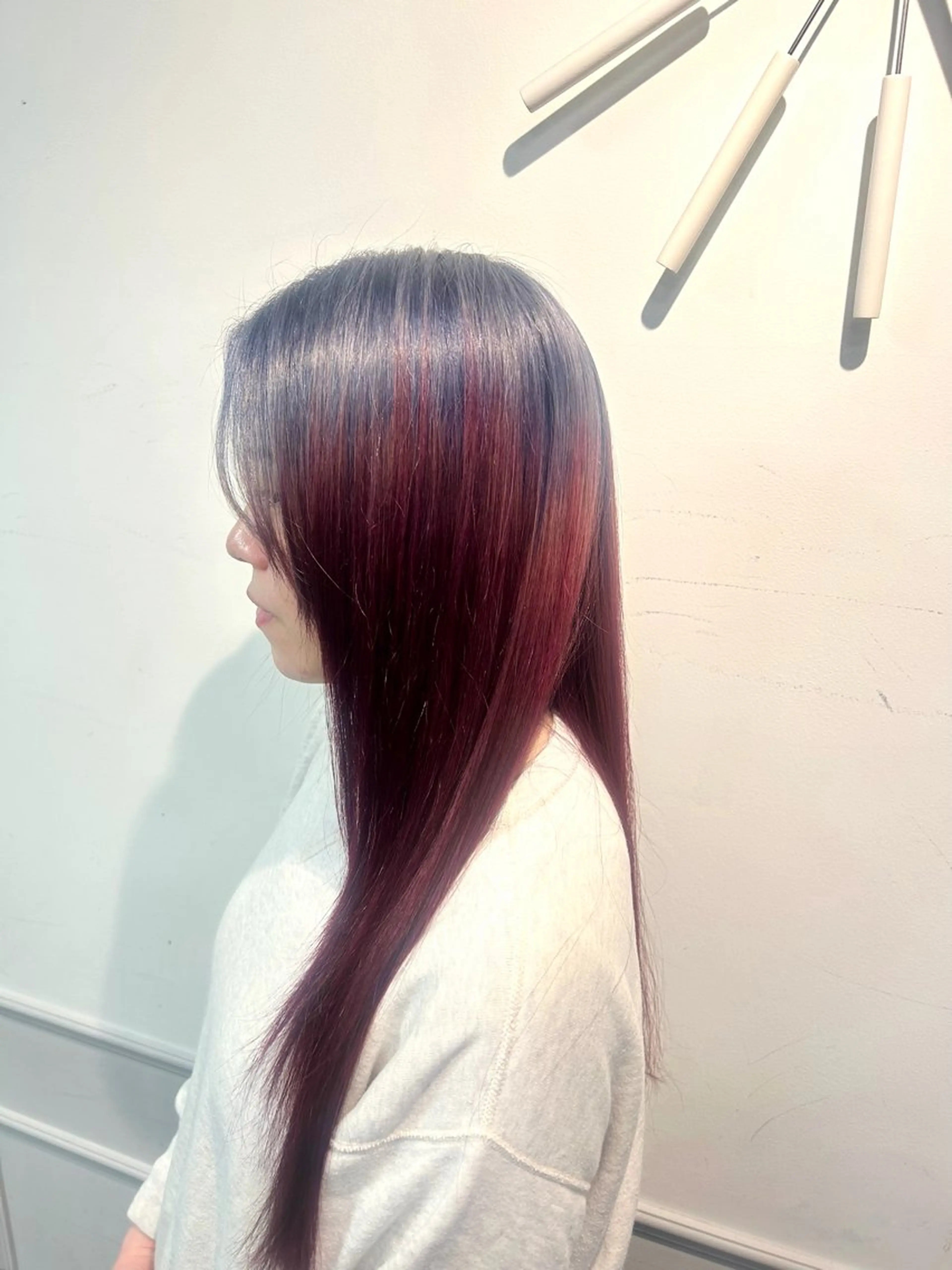 ロング パーマ ヘアカラー デザインカラー🌈 メイク💄ヒカリ🌟のヘアスタイル