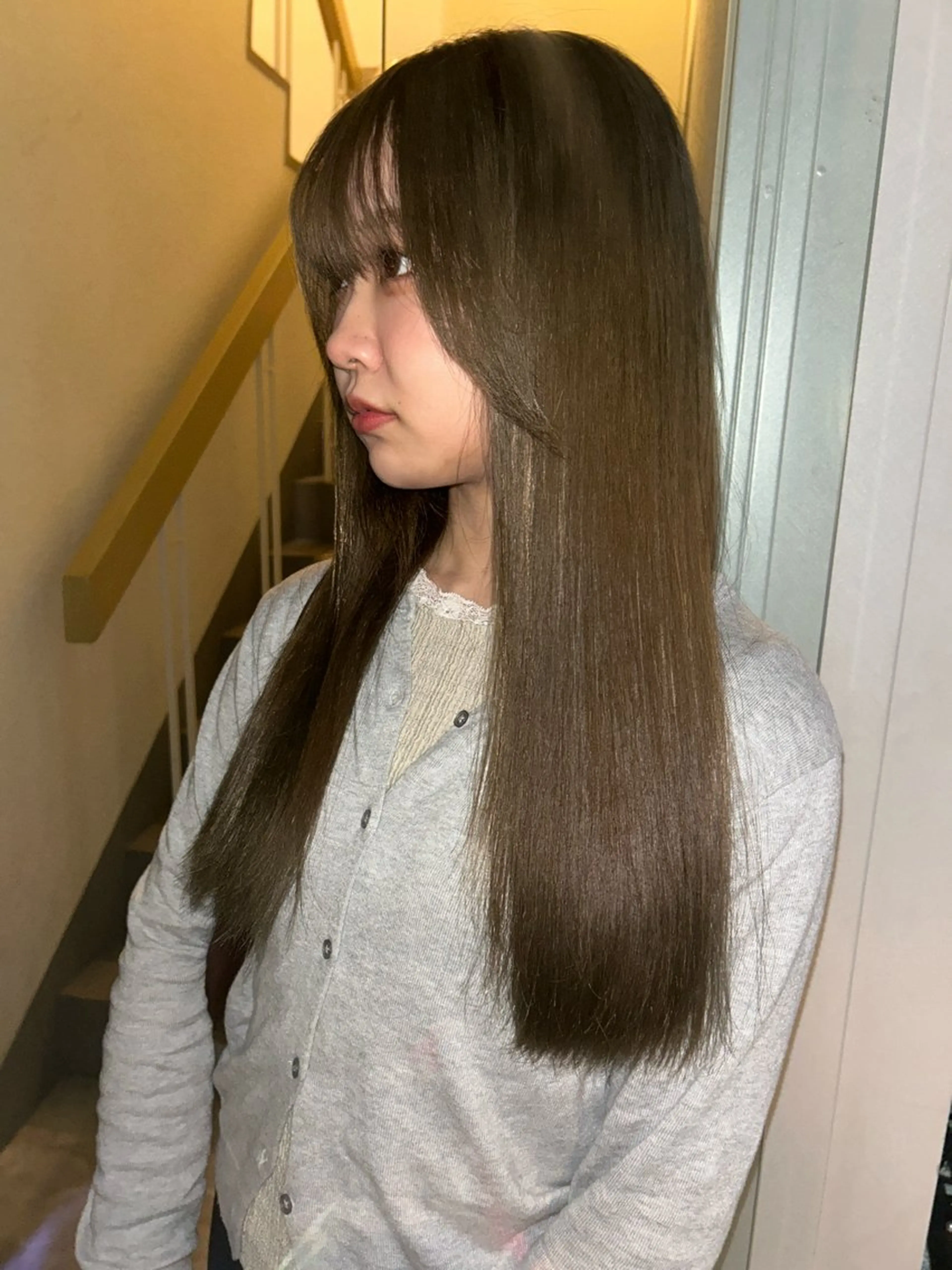 セミロング ヘアカラー siki hinaのヘアスタイル