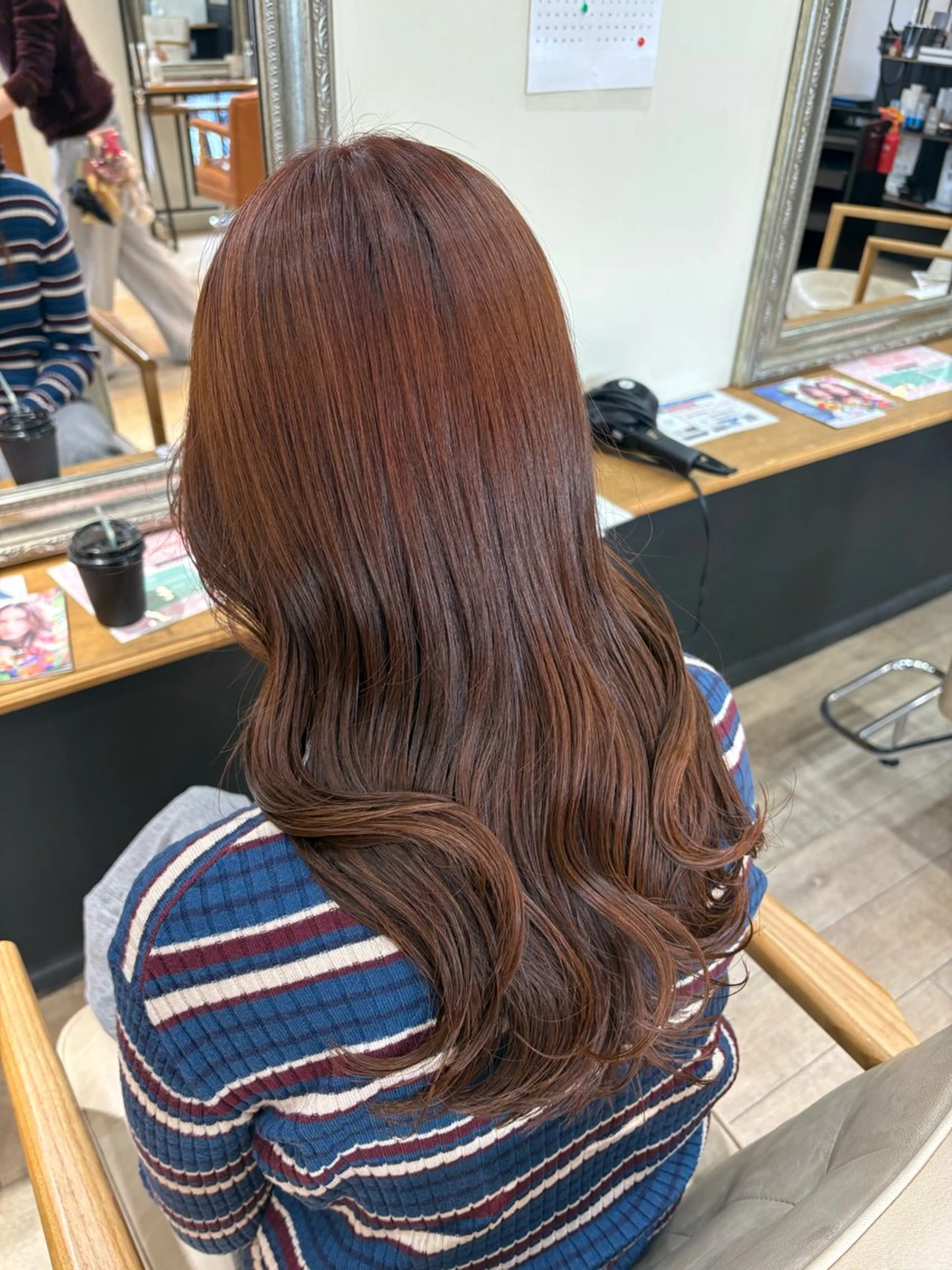 セミロング カラー ヘアカラー トリートメント しおり🍬 KOKORO🤍のヘアスタイル