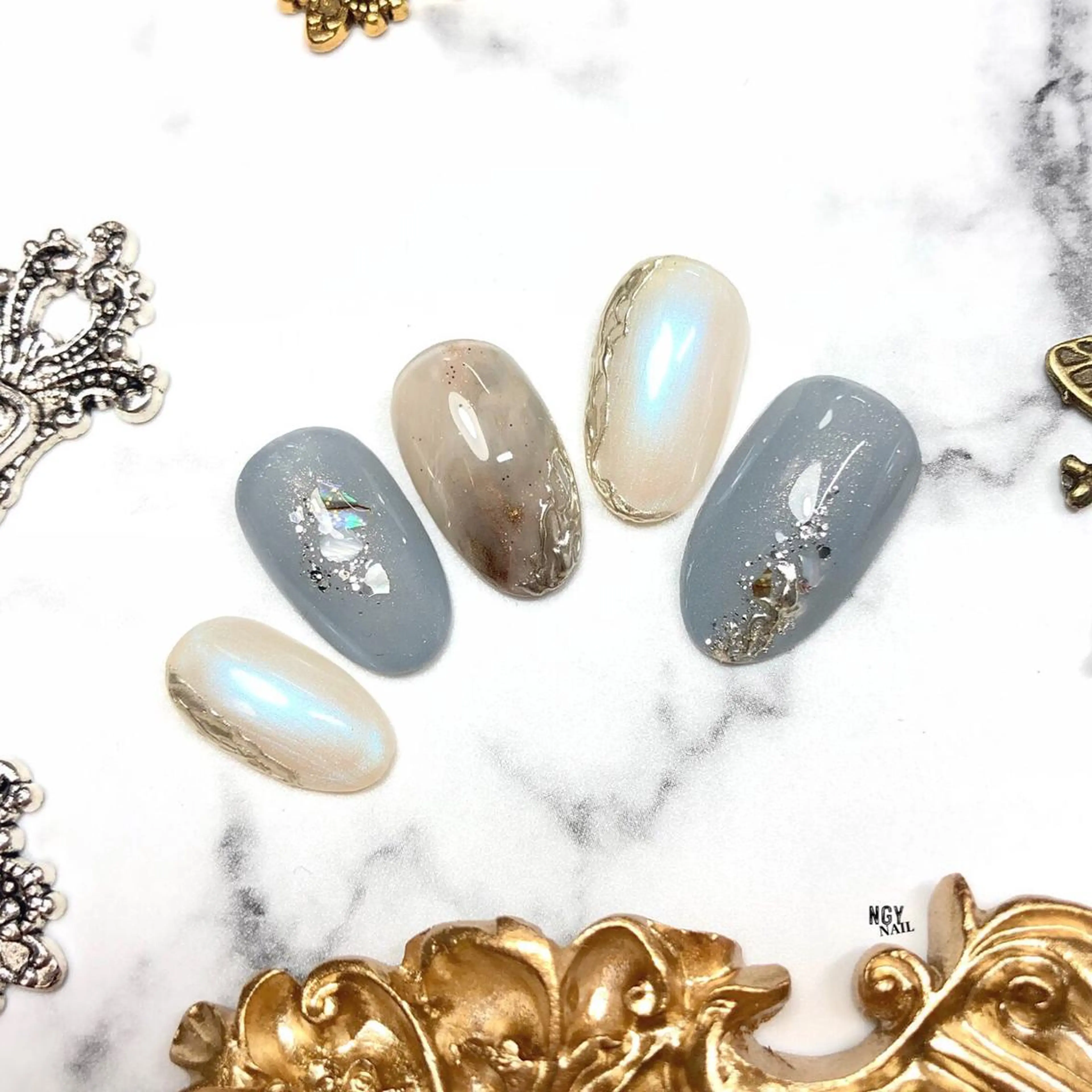 ネイル ブルー ジェルネイル ラメ(グリッター) 大理石ネイル(マーブル) ミラーネイル ハンドネイル NAIL NOWのネイルデザイン